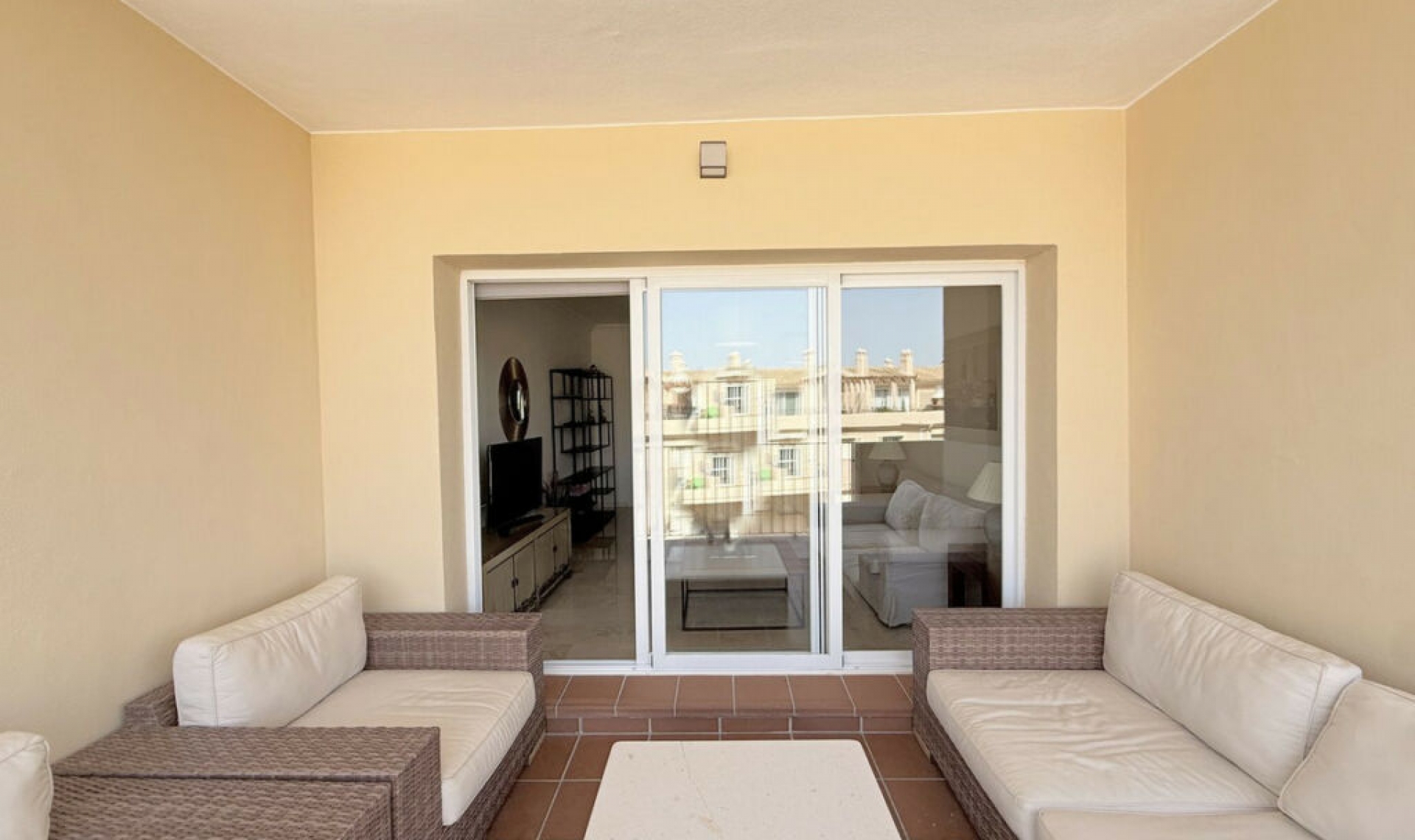 Resale - Apartment -
La Duquesa
