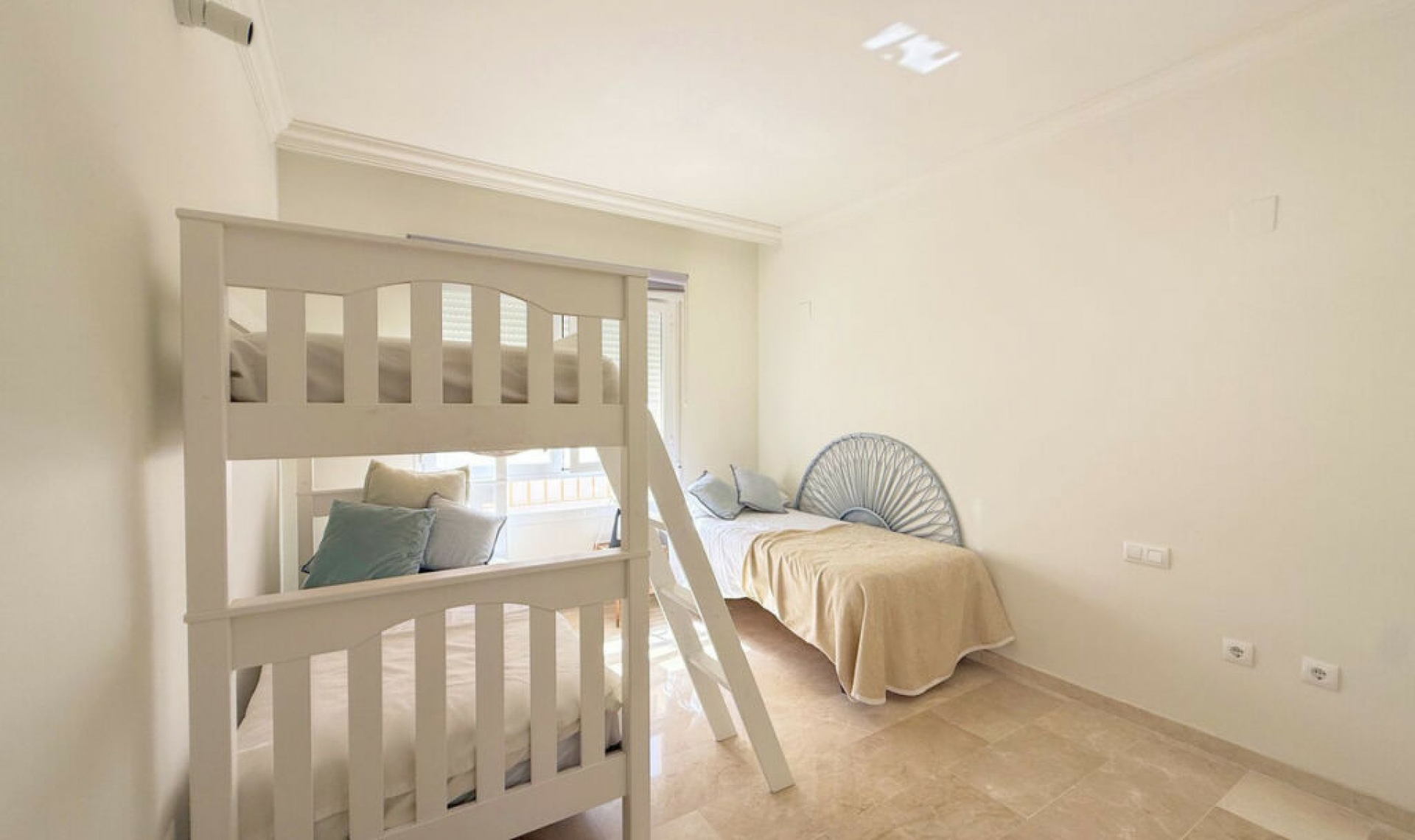 Resale - Apartment -
La Duquesa