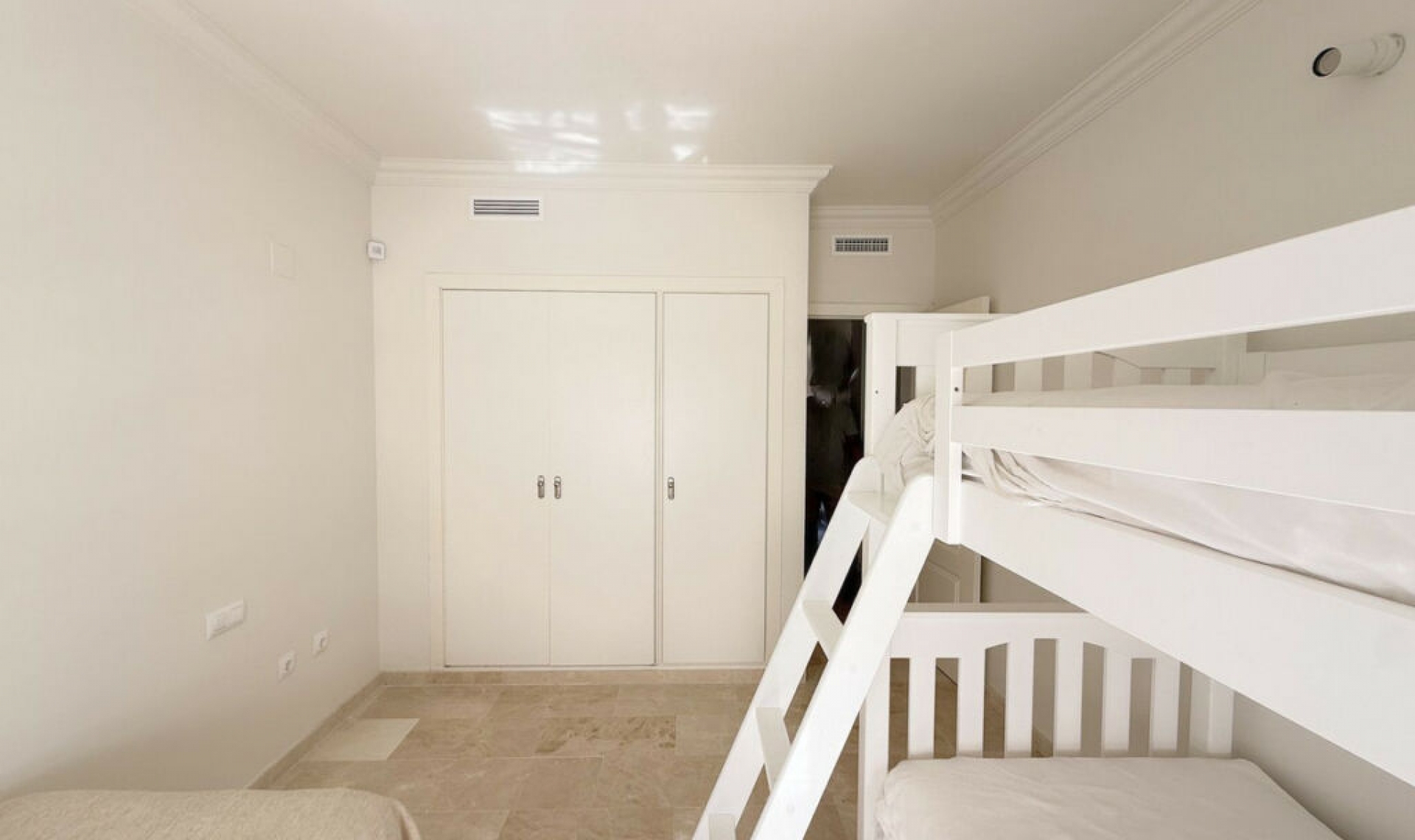 Resale - Apartment -
La Duquesa