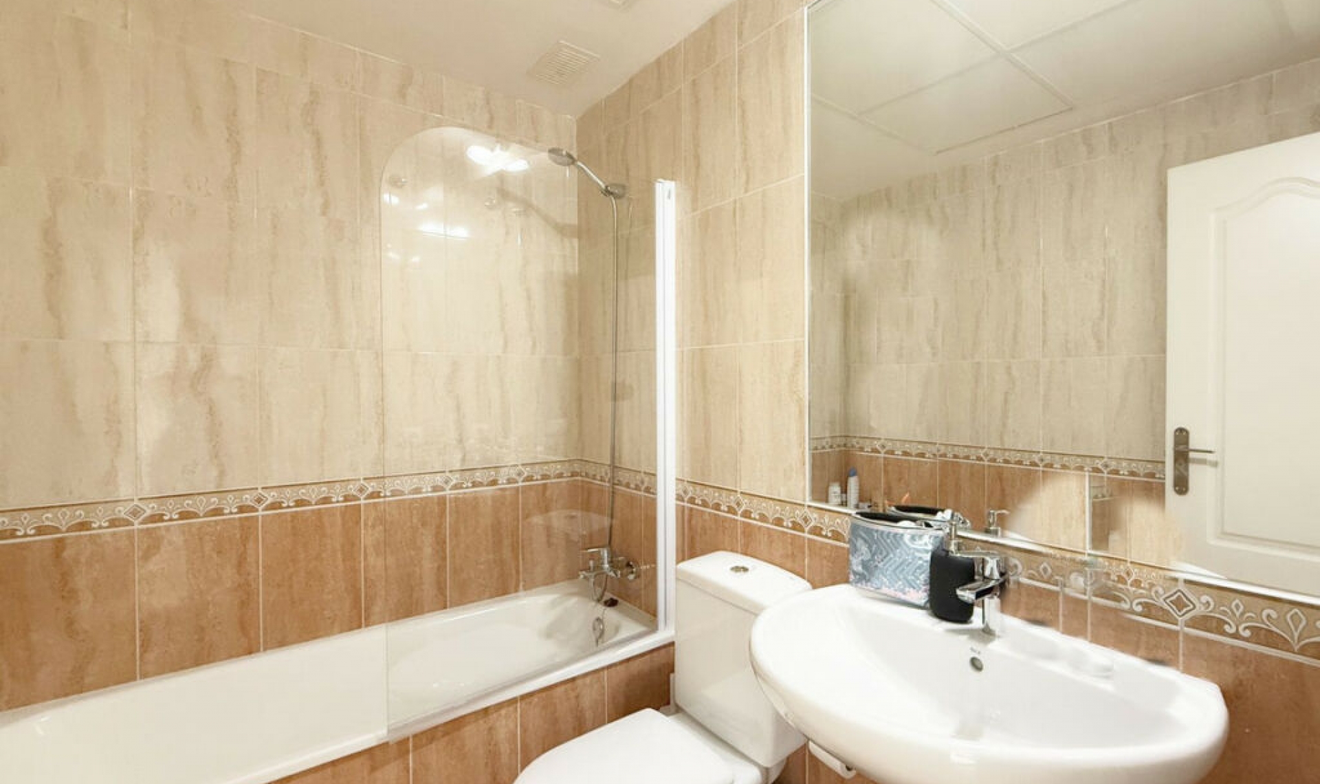 Resale - Apartment -
La Duquesa