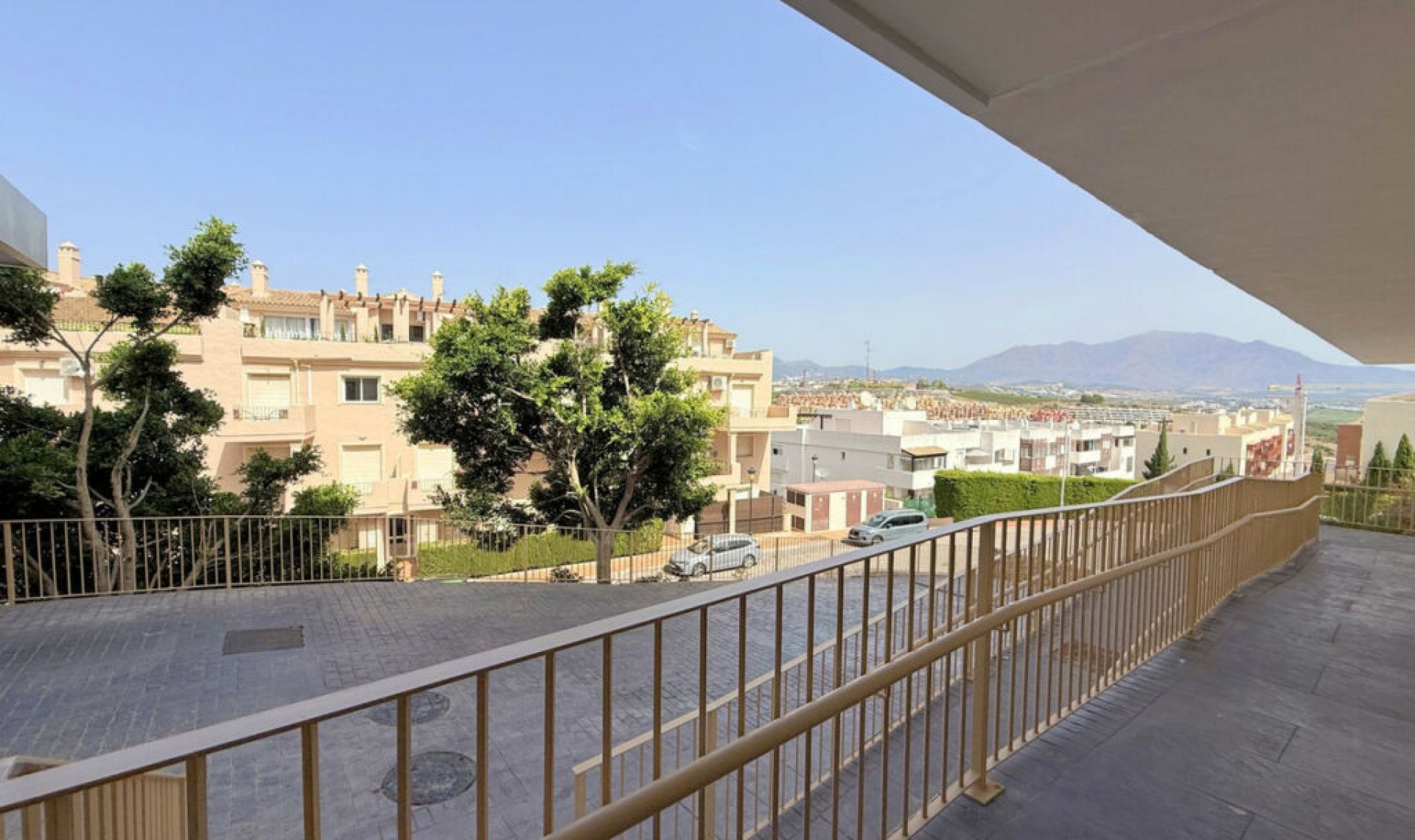 Resale - Apartment -
La Duquesa