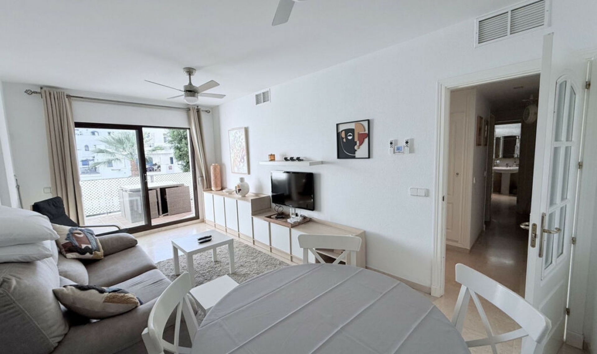 Resale - Apartment -
La Duquesa