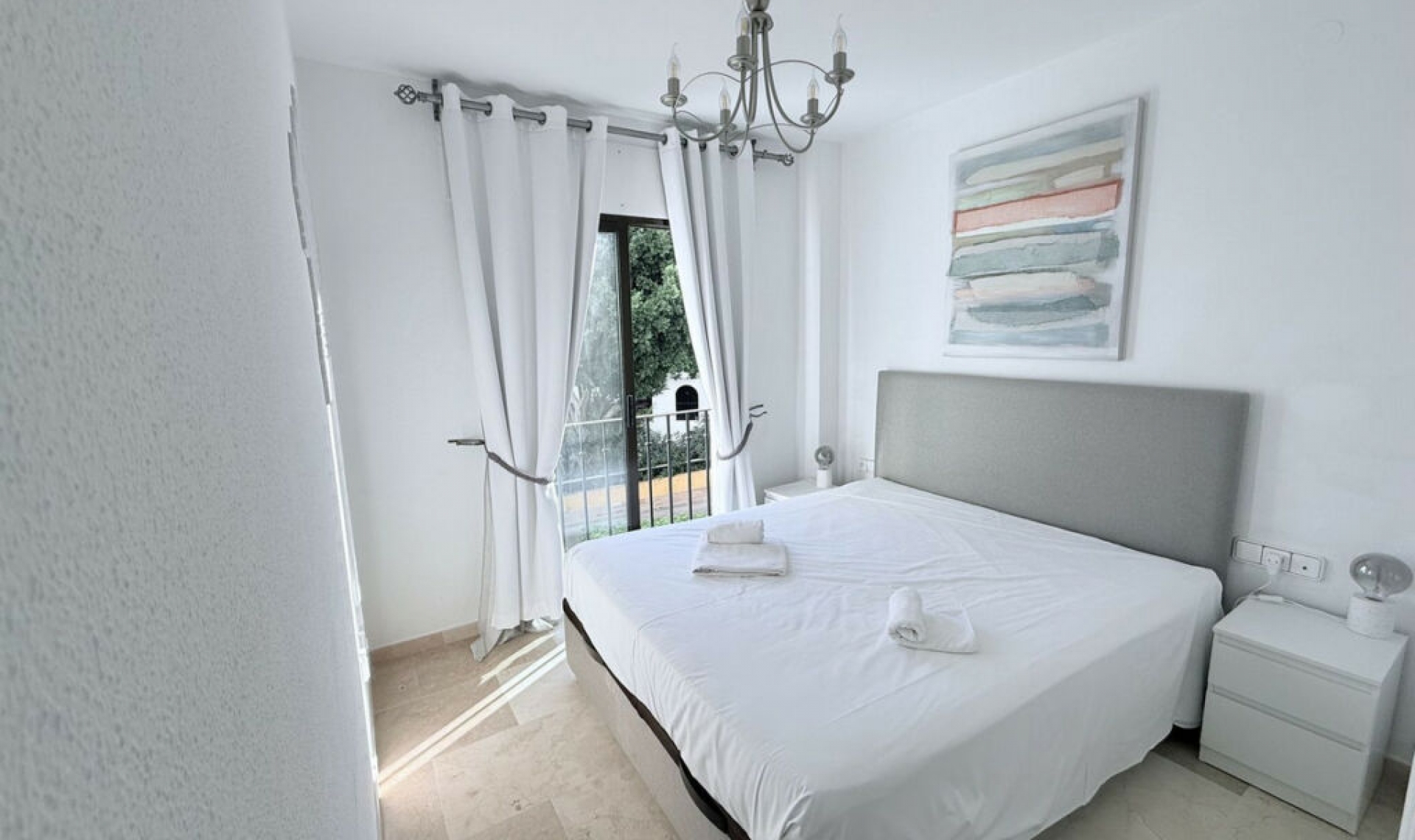 Resale - Apartment -
La Duquesa