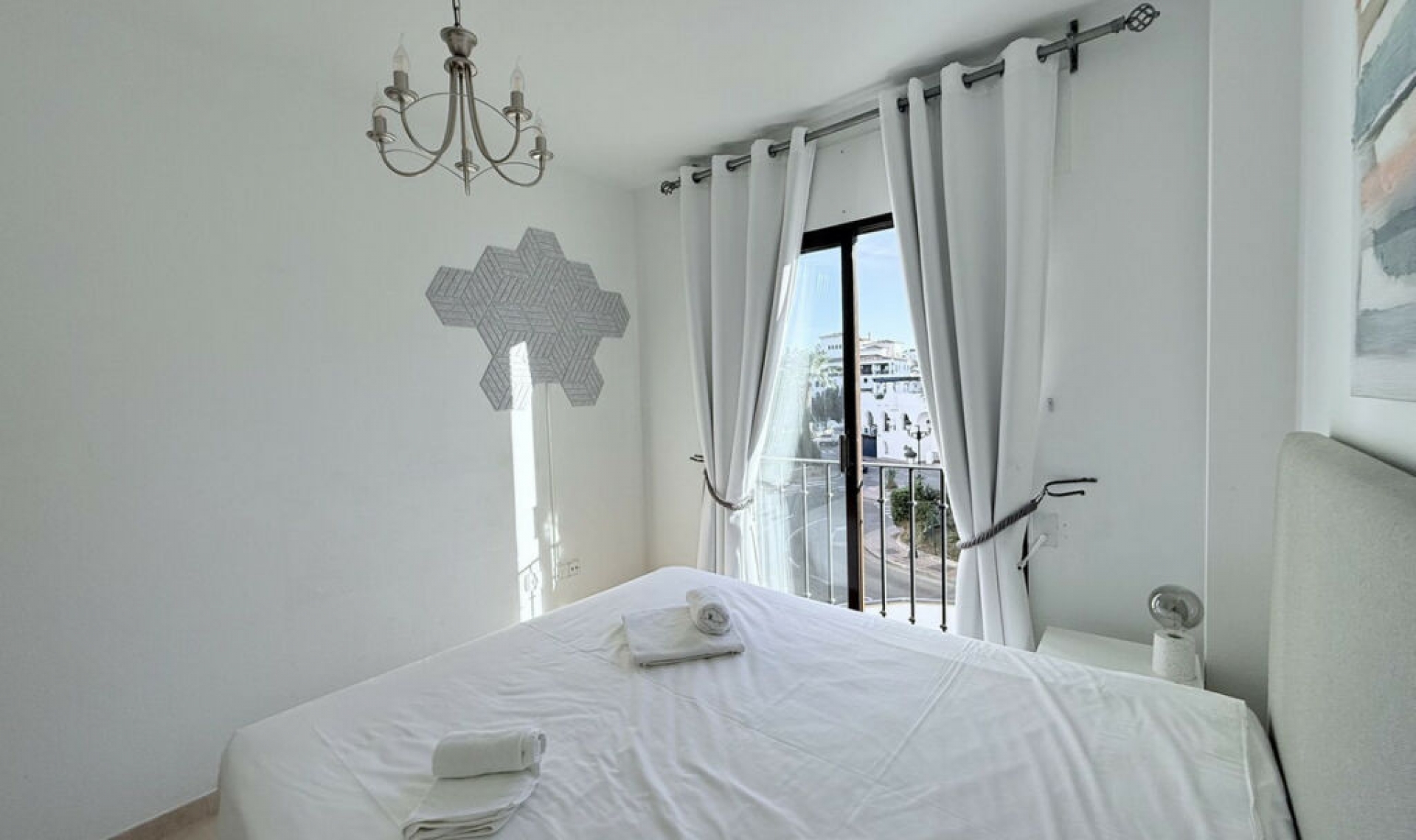Resale - Apartment -
La Duquesa