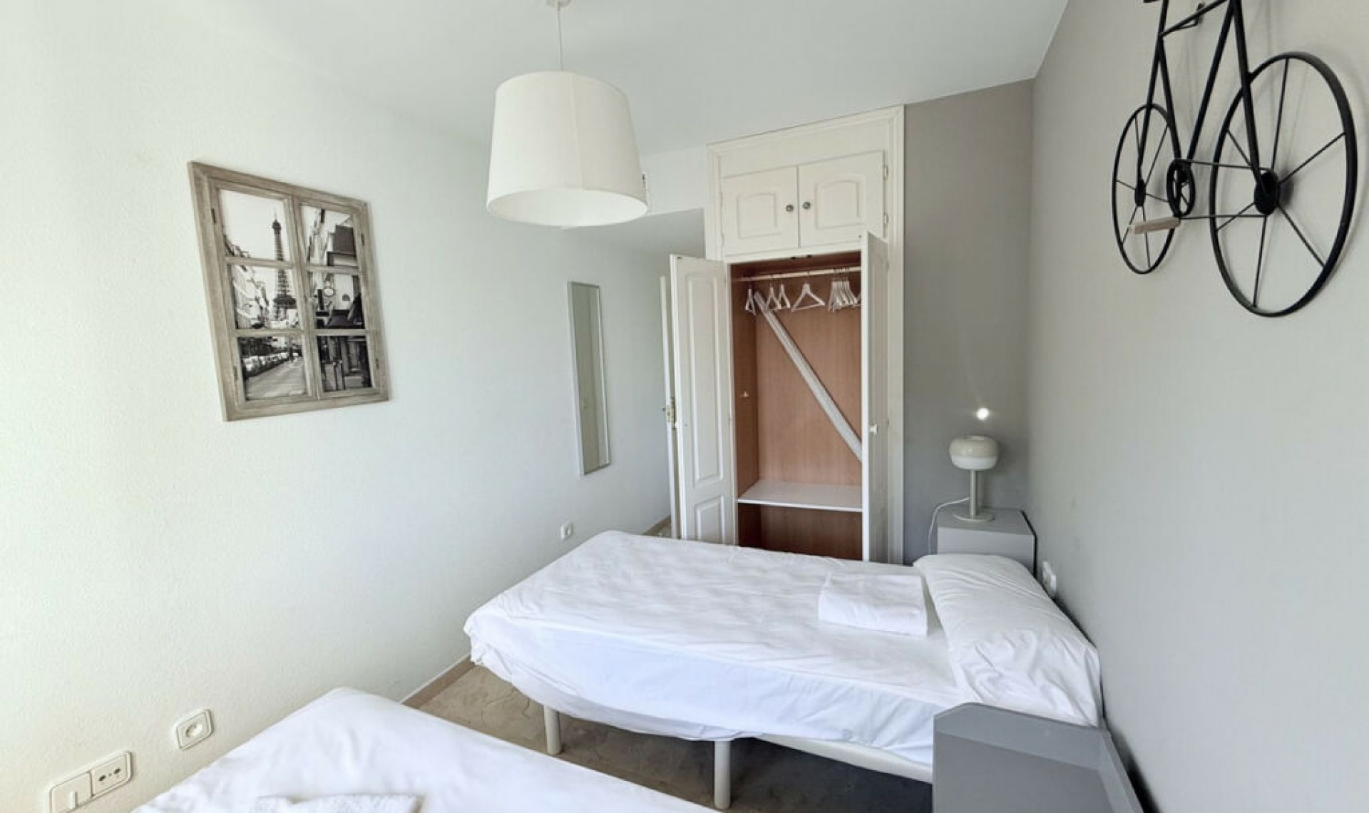 Resale - Apartment -
La Duquesa