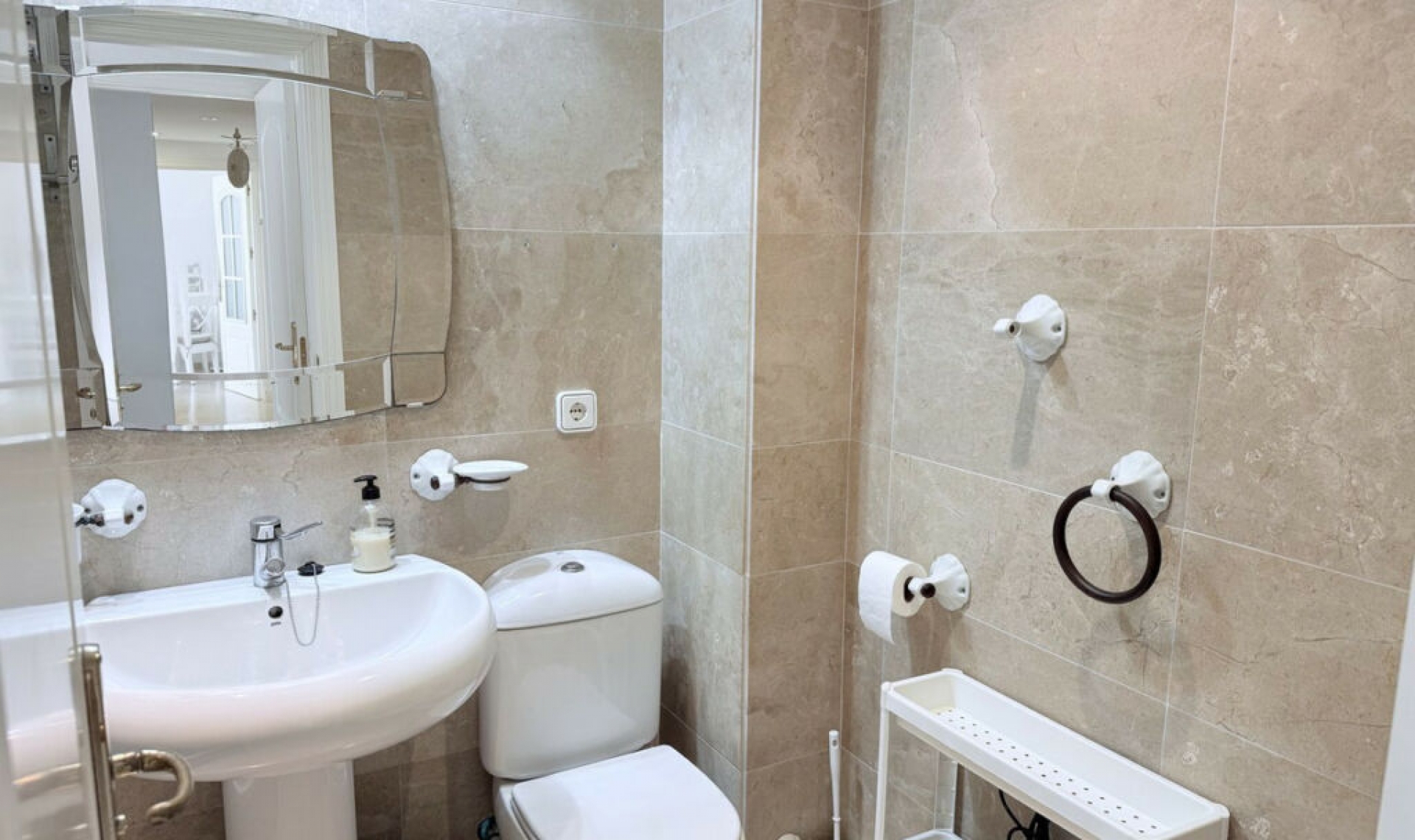 Resale - Apartment -
La Duquesa