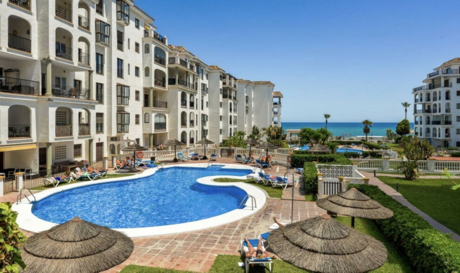 Resale - Apartment -
La Duquesa