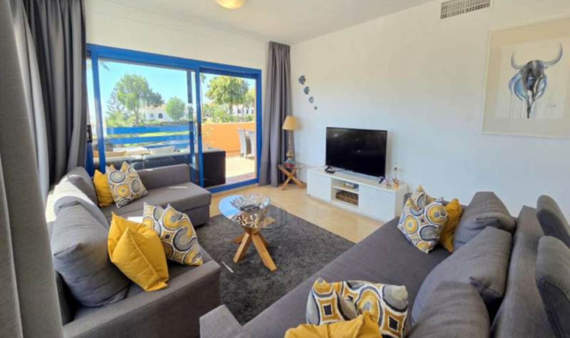Resale - Apartment -
La Duquesa