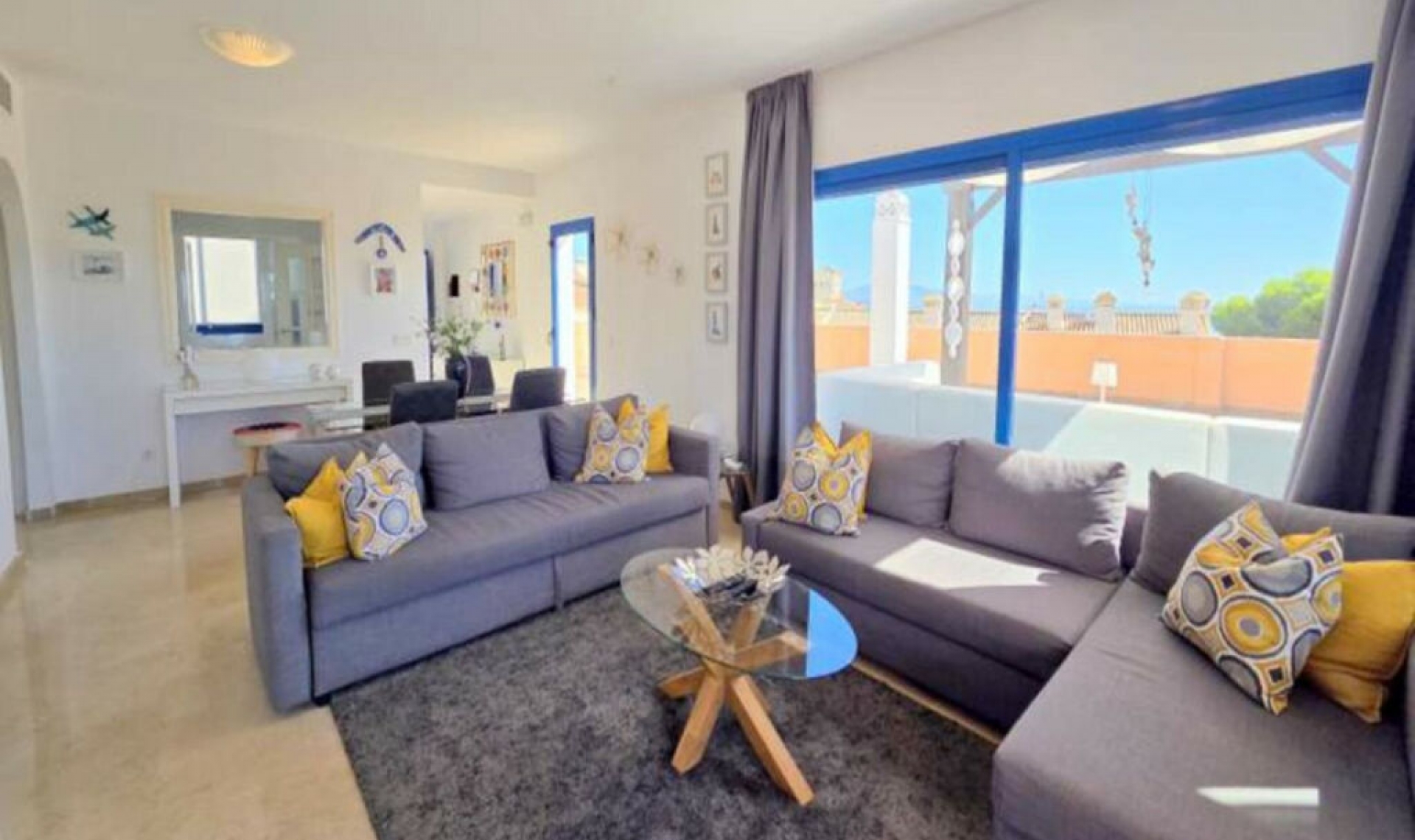 Resale - Apartment -
La Duquesa