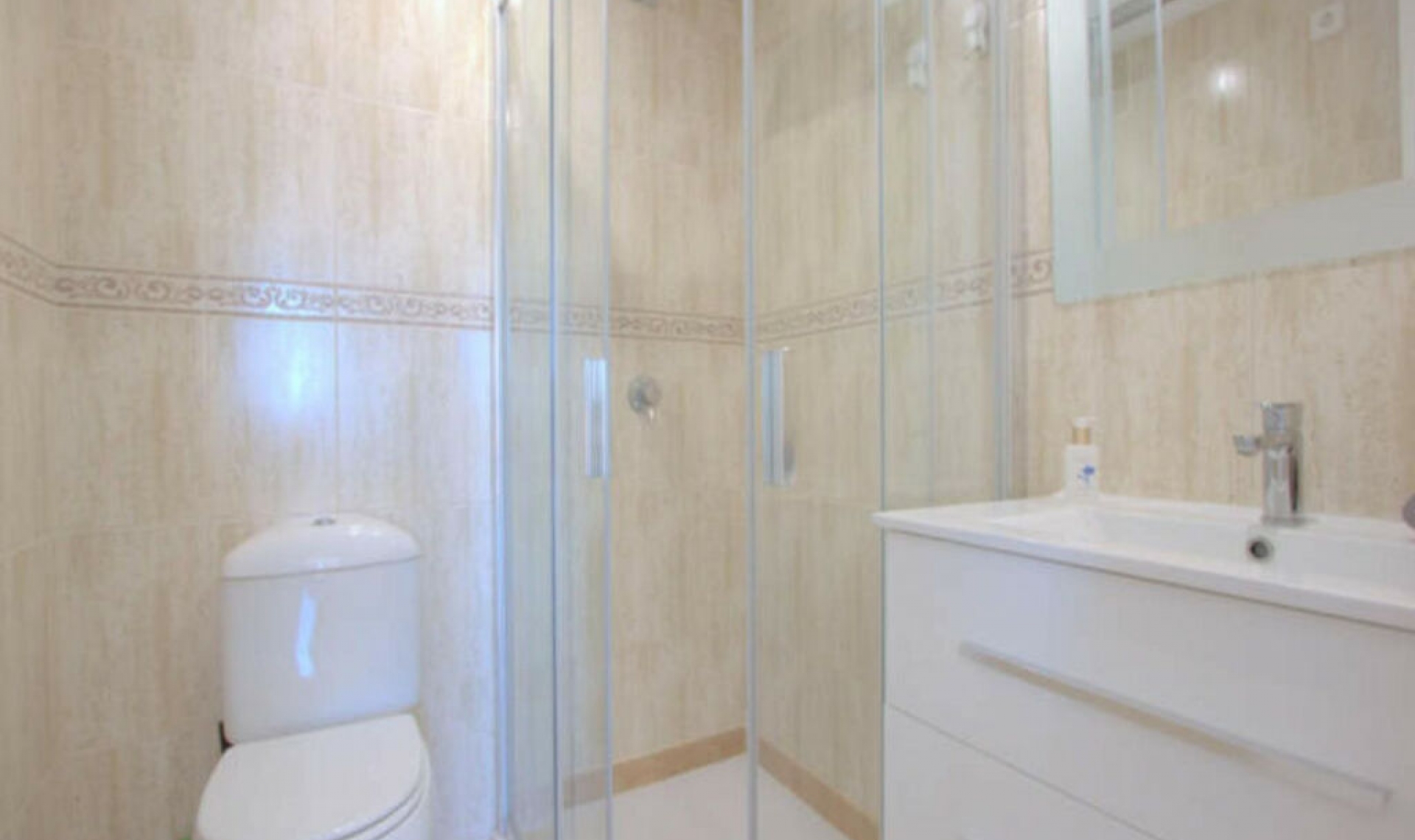 Resale - Apartment -
La Duquesa