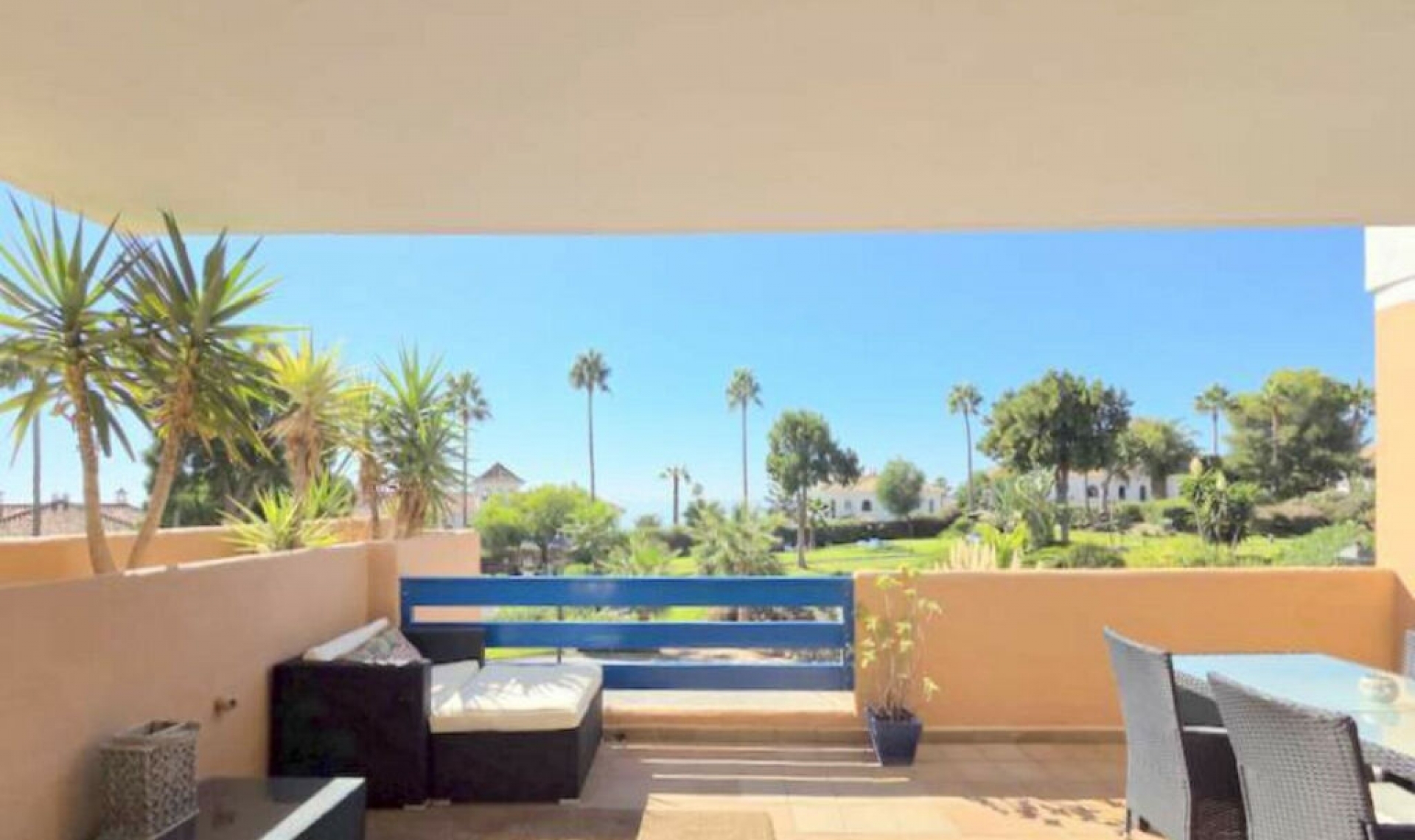 Resale - Apartment -
La Duquesa