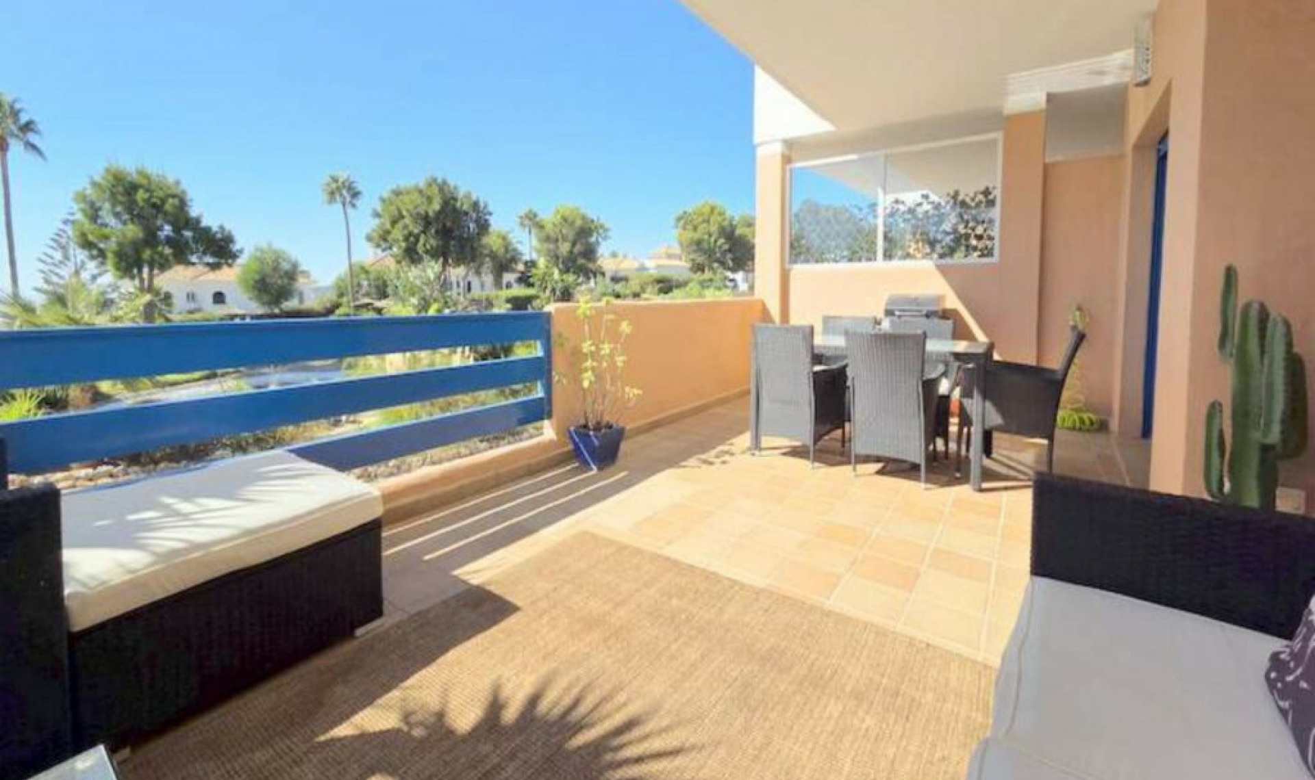 Resale - Apartment -
La Duquesa