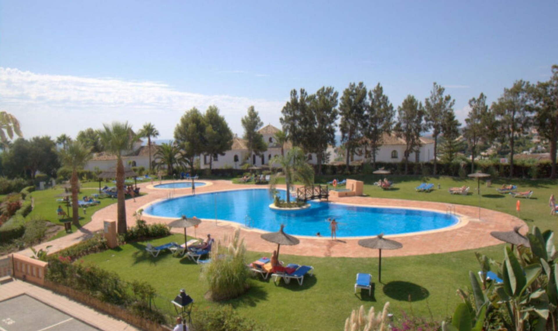 Resale - Apartment -
La Duquesa