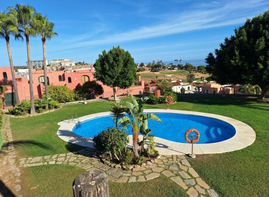 Resale - Apartment -
La Duquesa