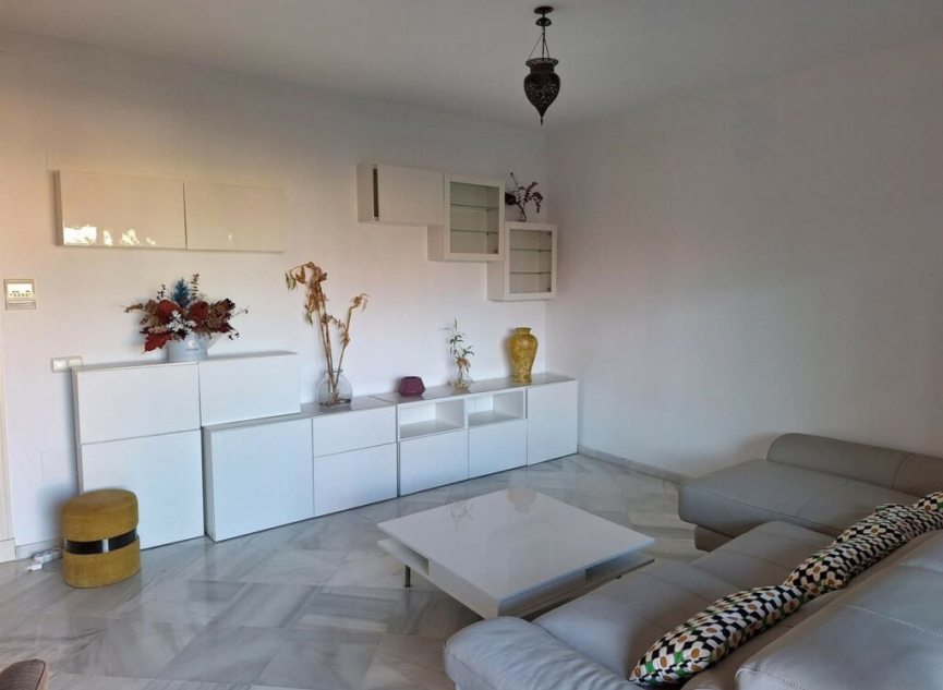 Resale - Apartment -
La Duquesa