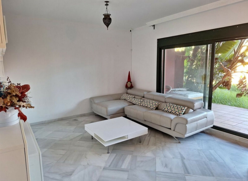 Resale - Apartment -
La Duquesa