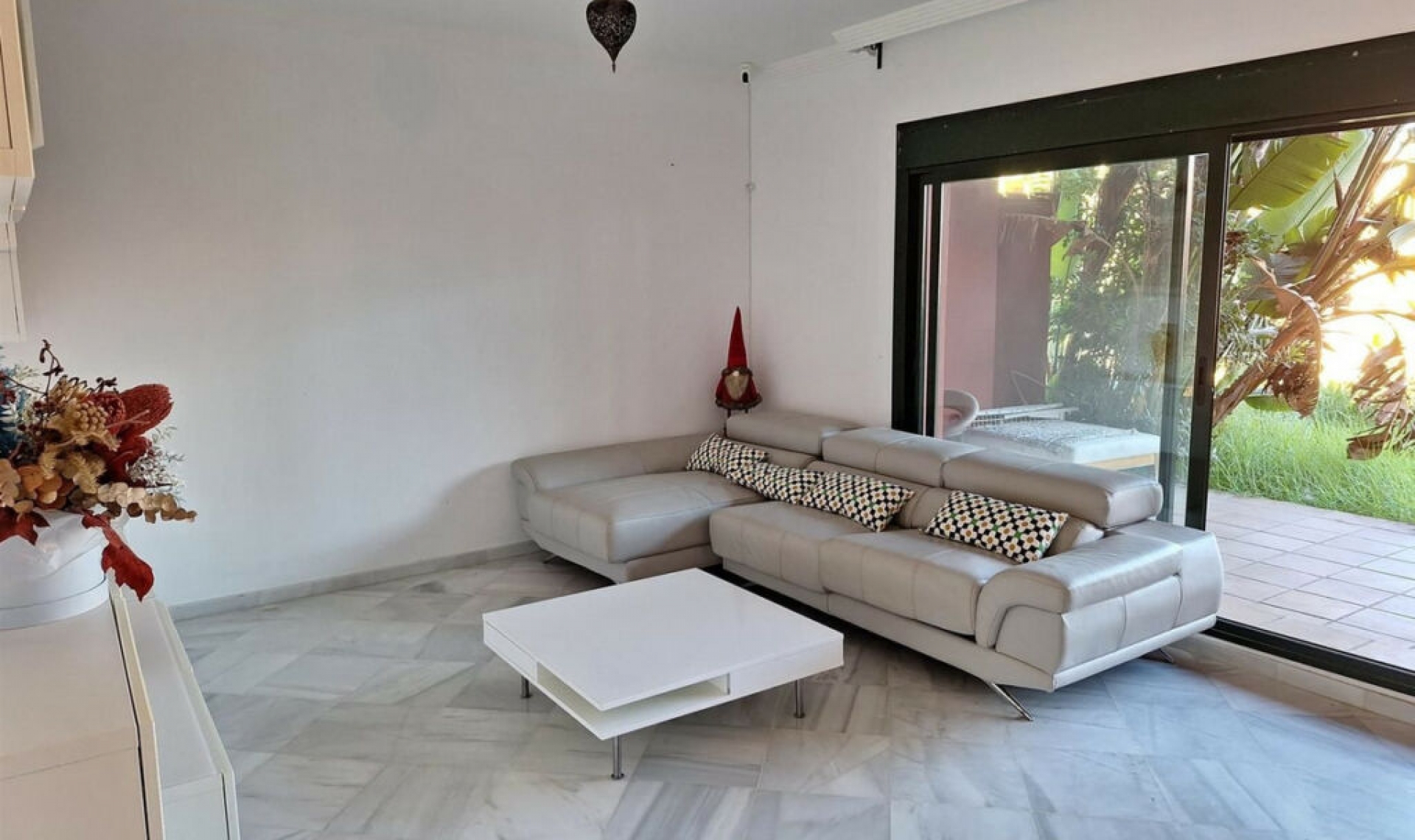 Resale - Apartment -
La Duquesa