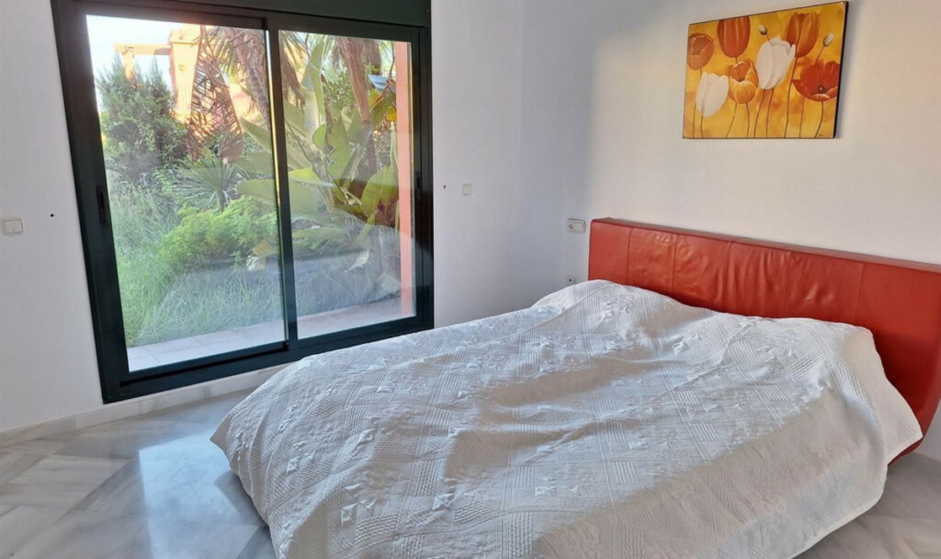 Resale - Apartment -
La Duquesa