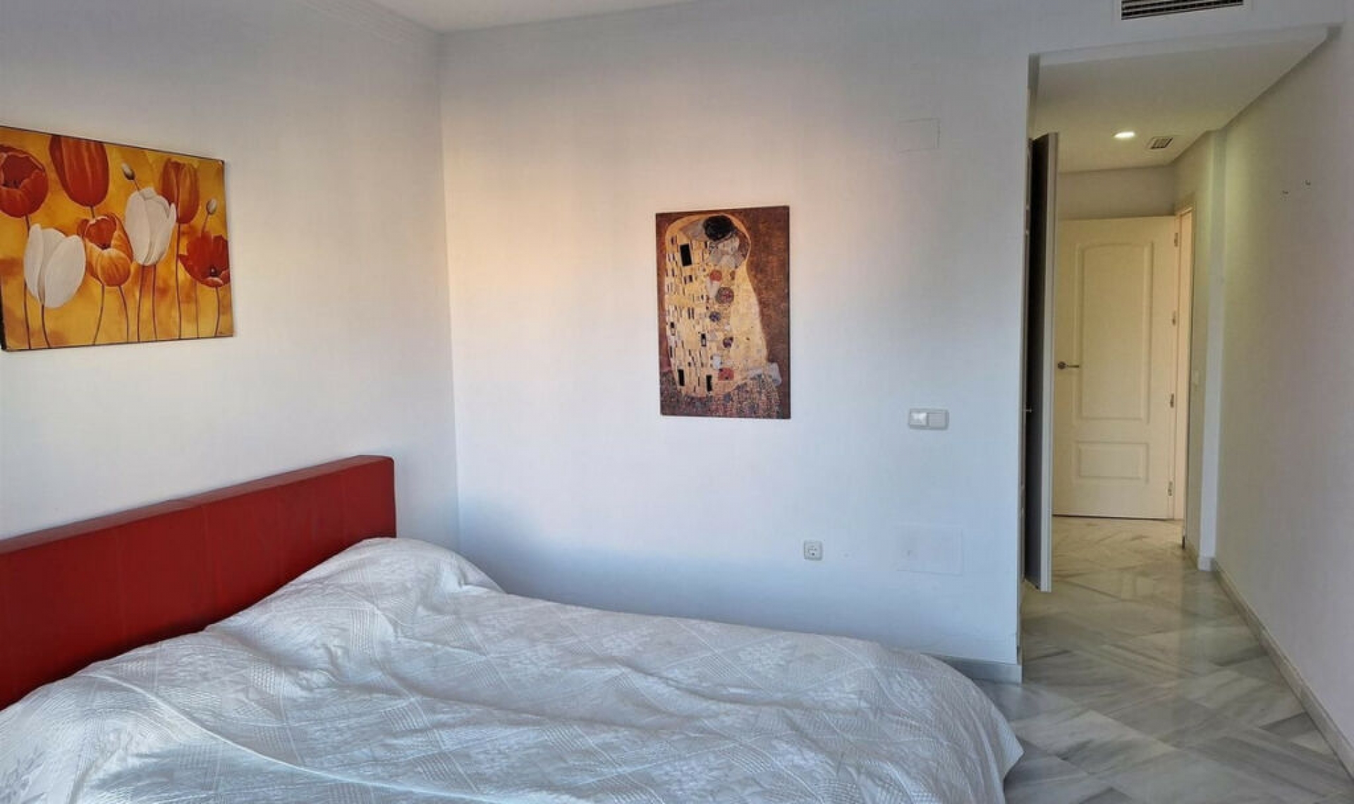 Resale - Apartment -
La Duquesa