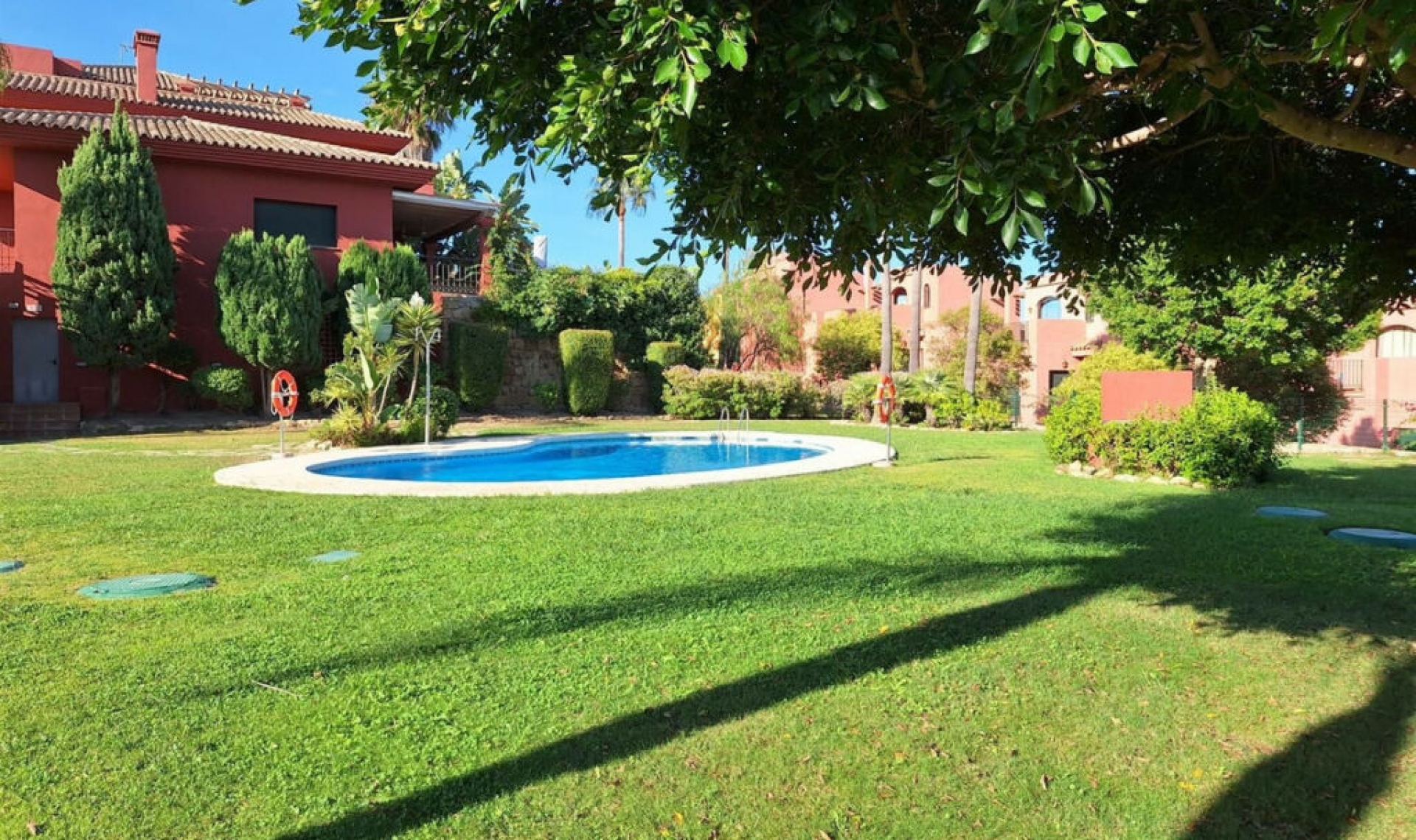 Resale - Apartment -
La Duquesa