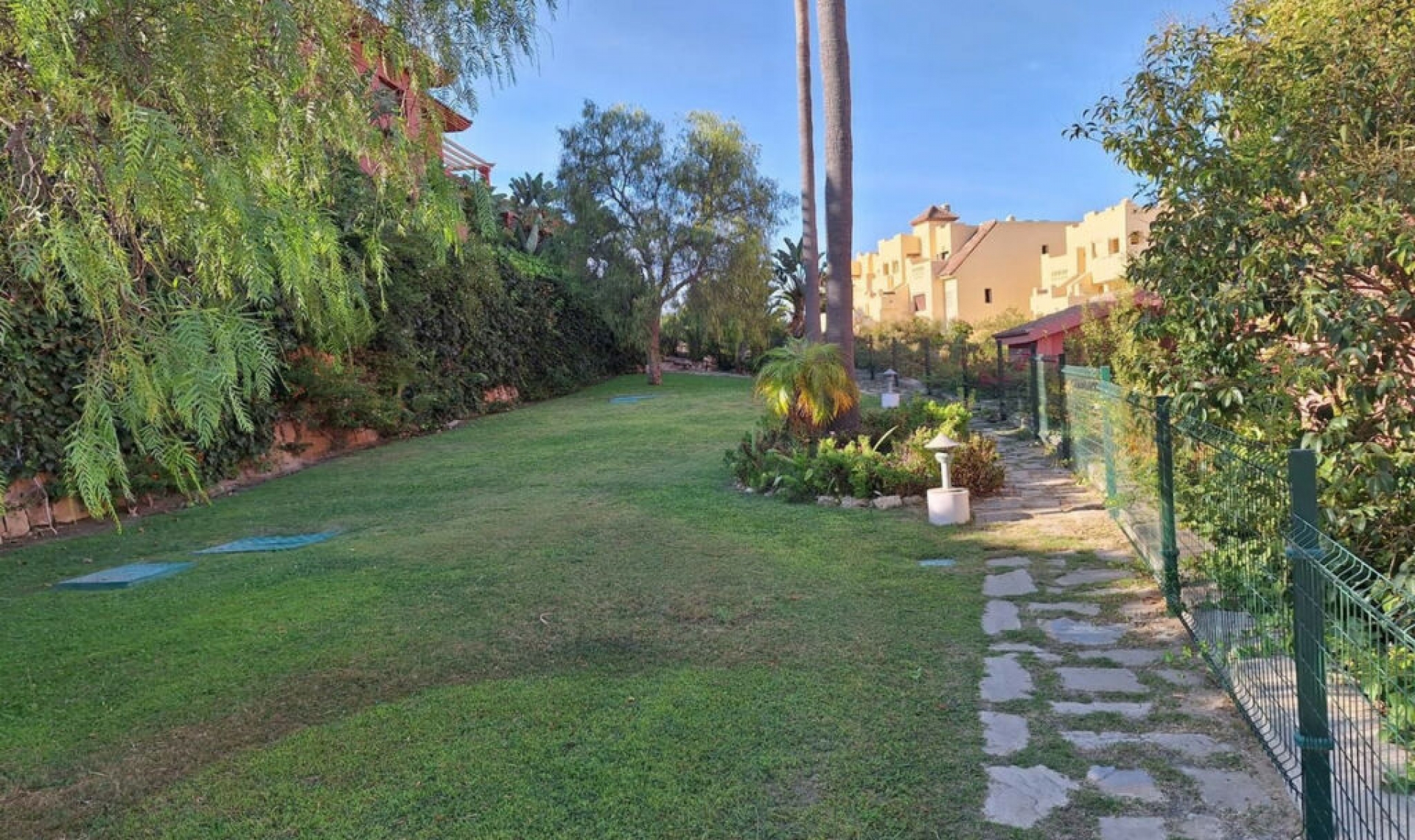 Resale - Apartment -
La Duquesa