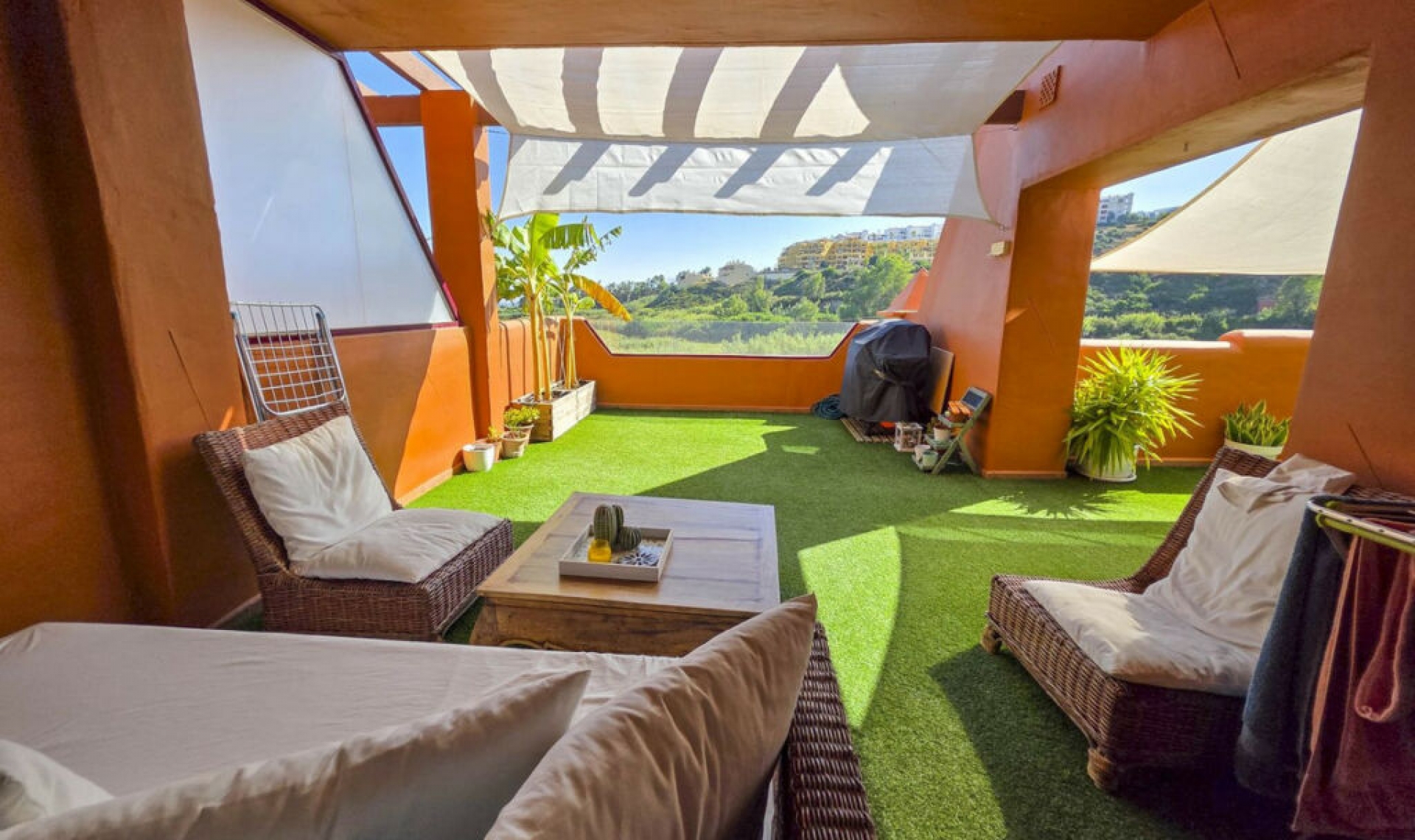 Resale - Apartment -
La Duquesa