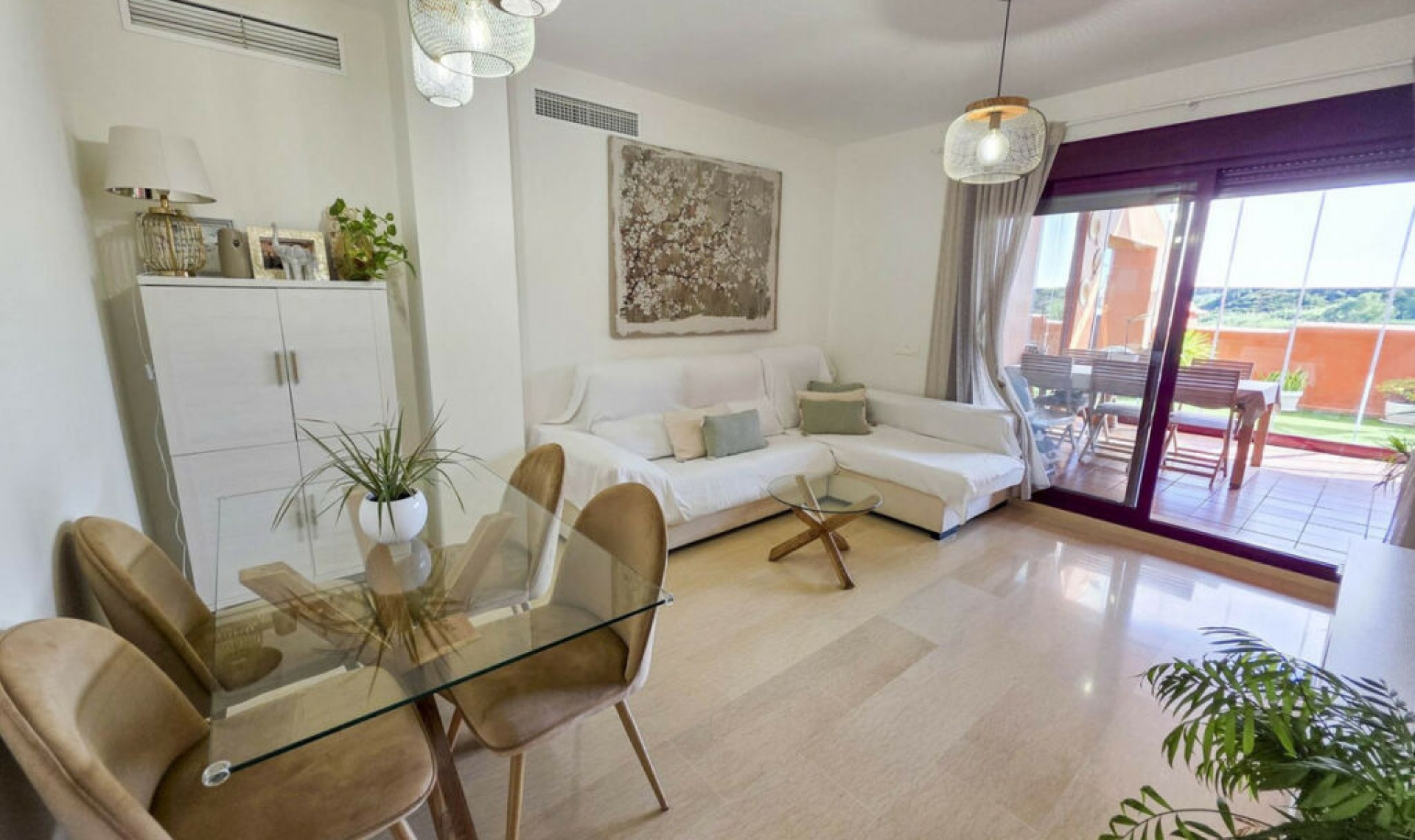Resale - Apartment -
La Duquesa