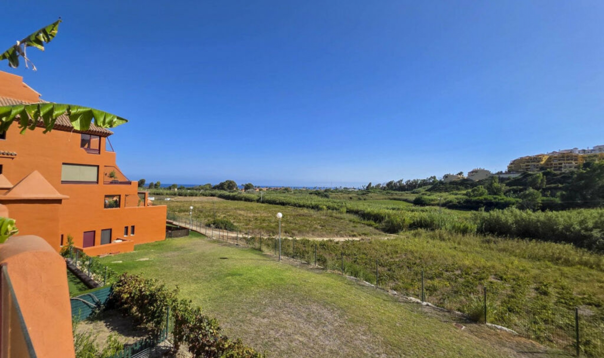 Resale - Apartment -
La Duquesa