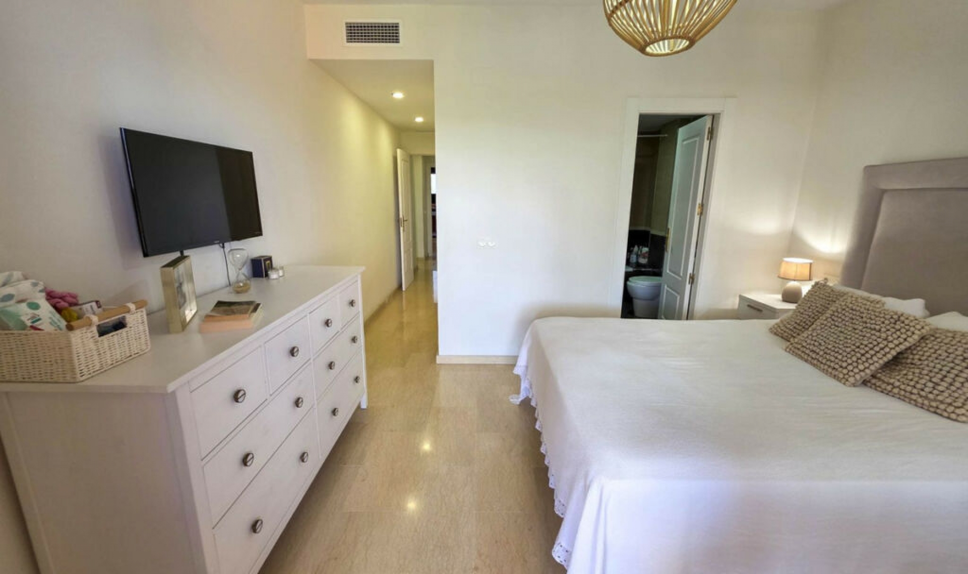 Resale - Apartment -
La Duquesa