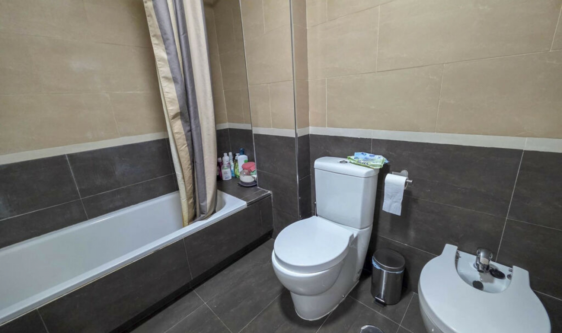 Resale - Apartment -
La Duquesa