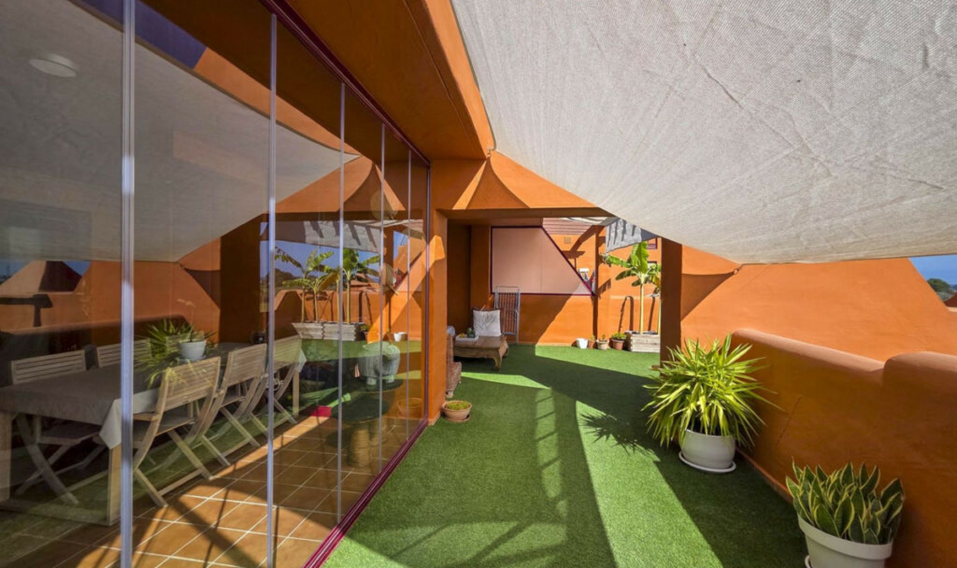 Resale - Apartment -
La Duquesa