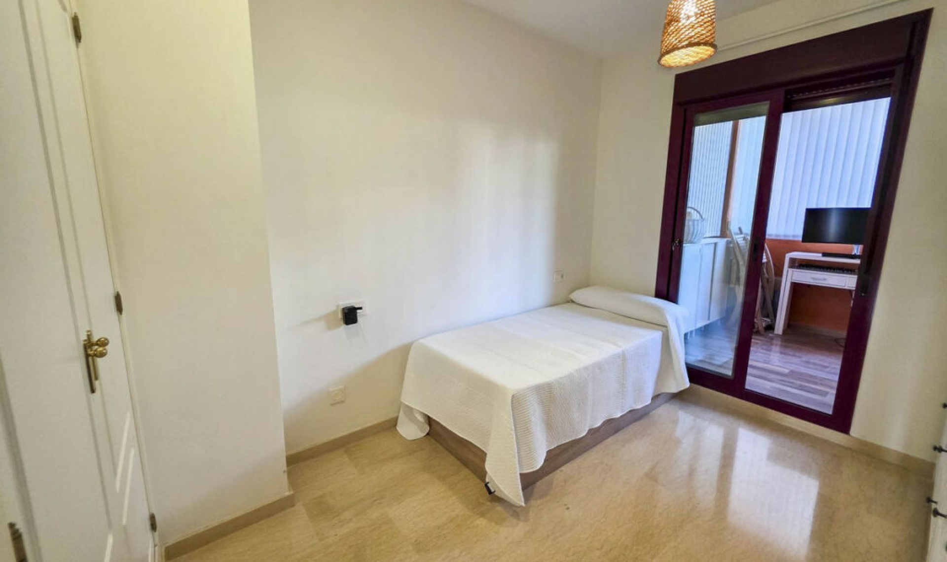 Resale - Apartment -
La Duquesa