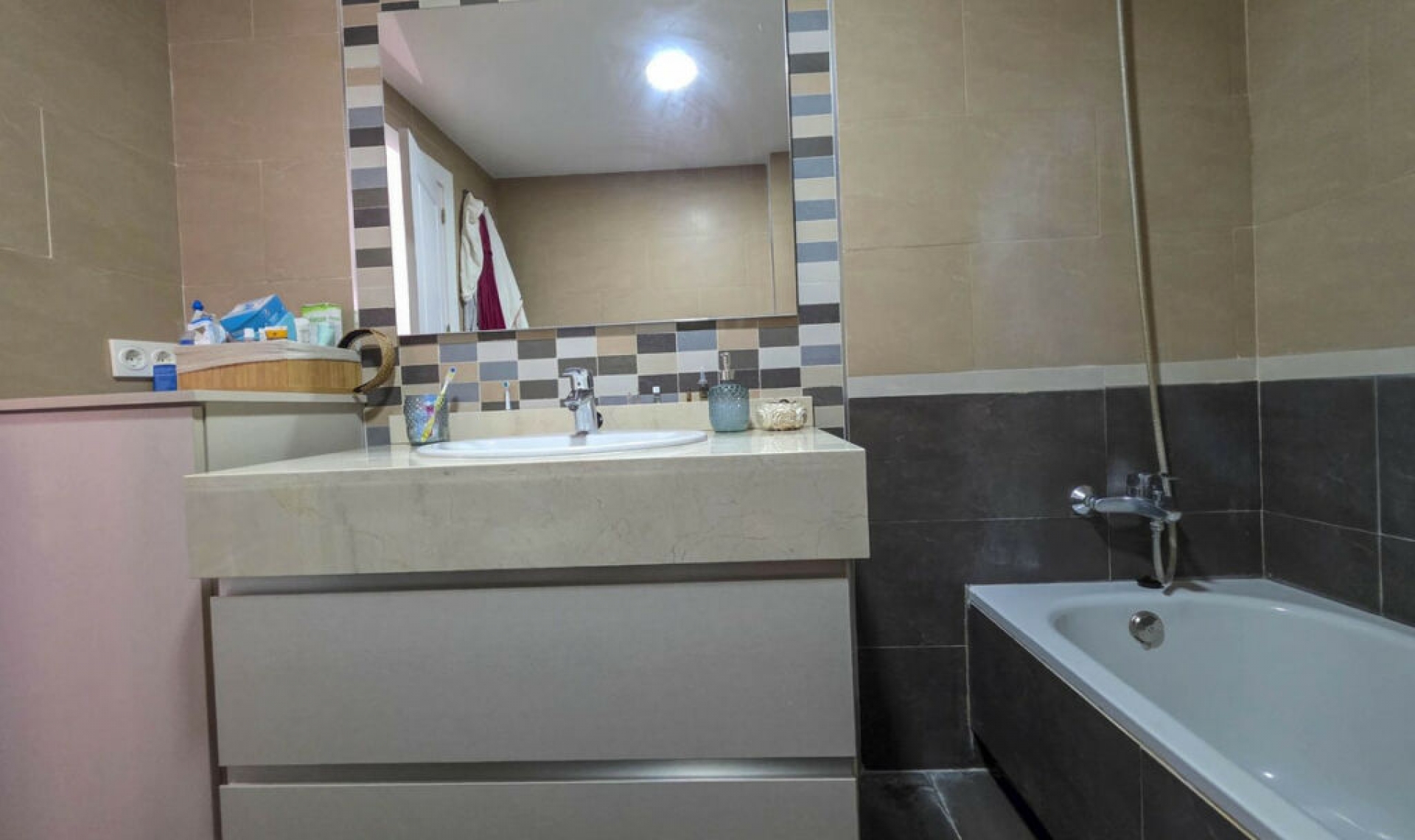 Resale - Apartment -
La Duquesa