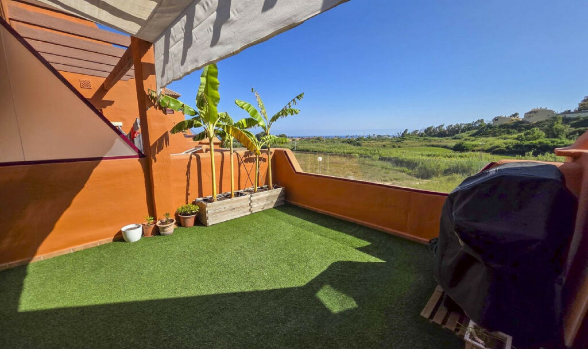 Resale - Apartment -
La Duquesa