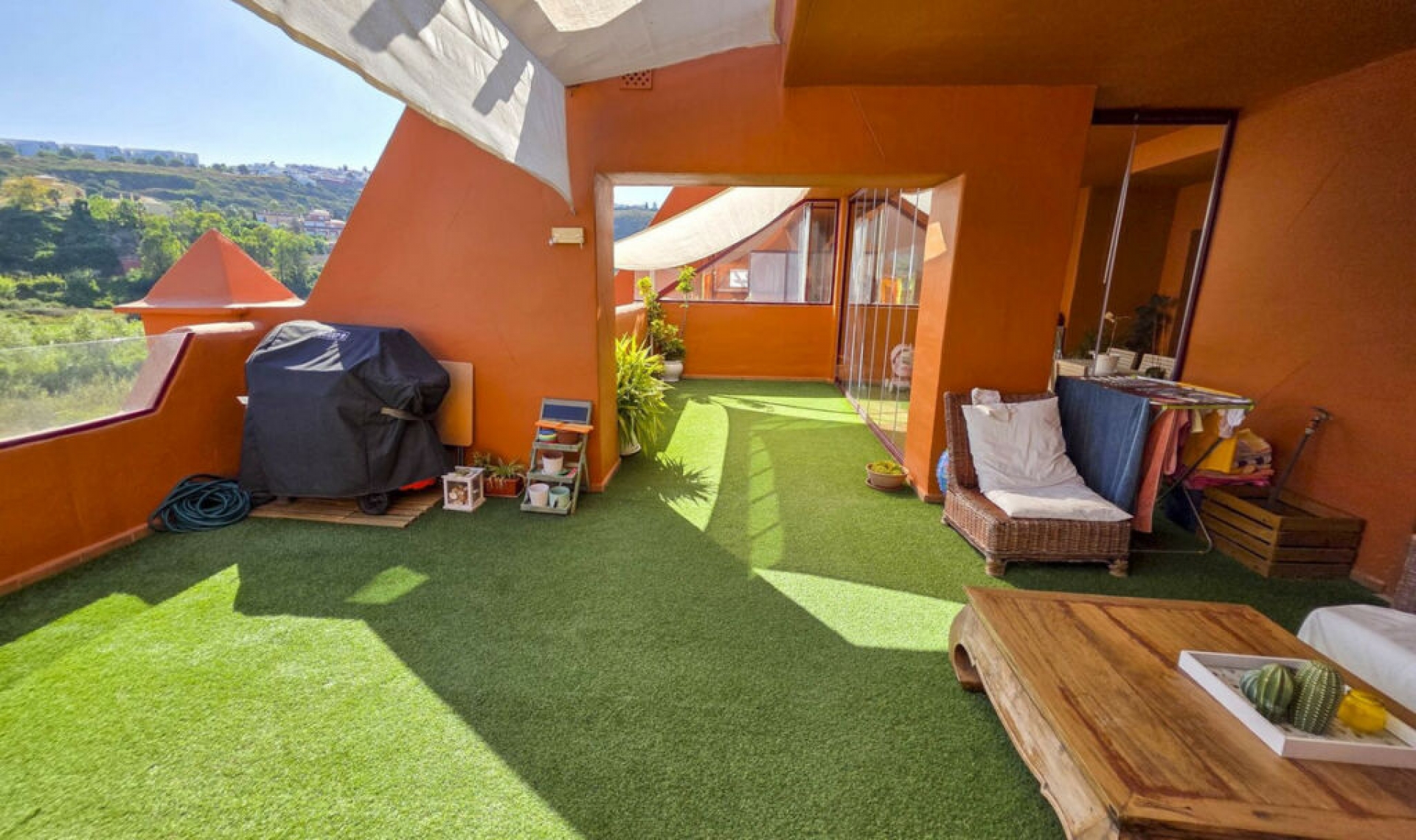 Resale - Apartment -
La Duquesa