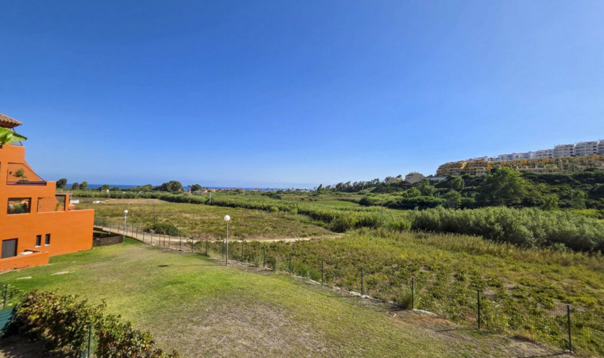 Resale - Apartment -
La Duquesa