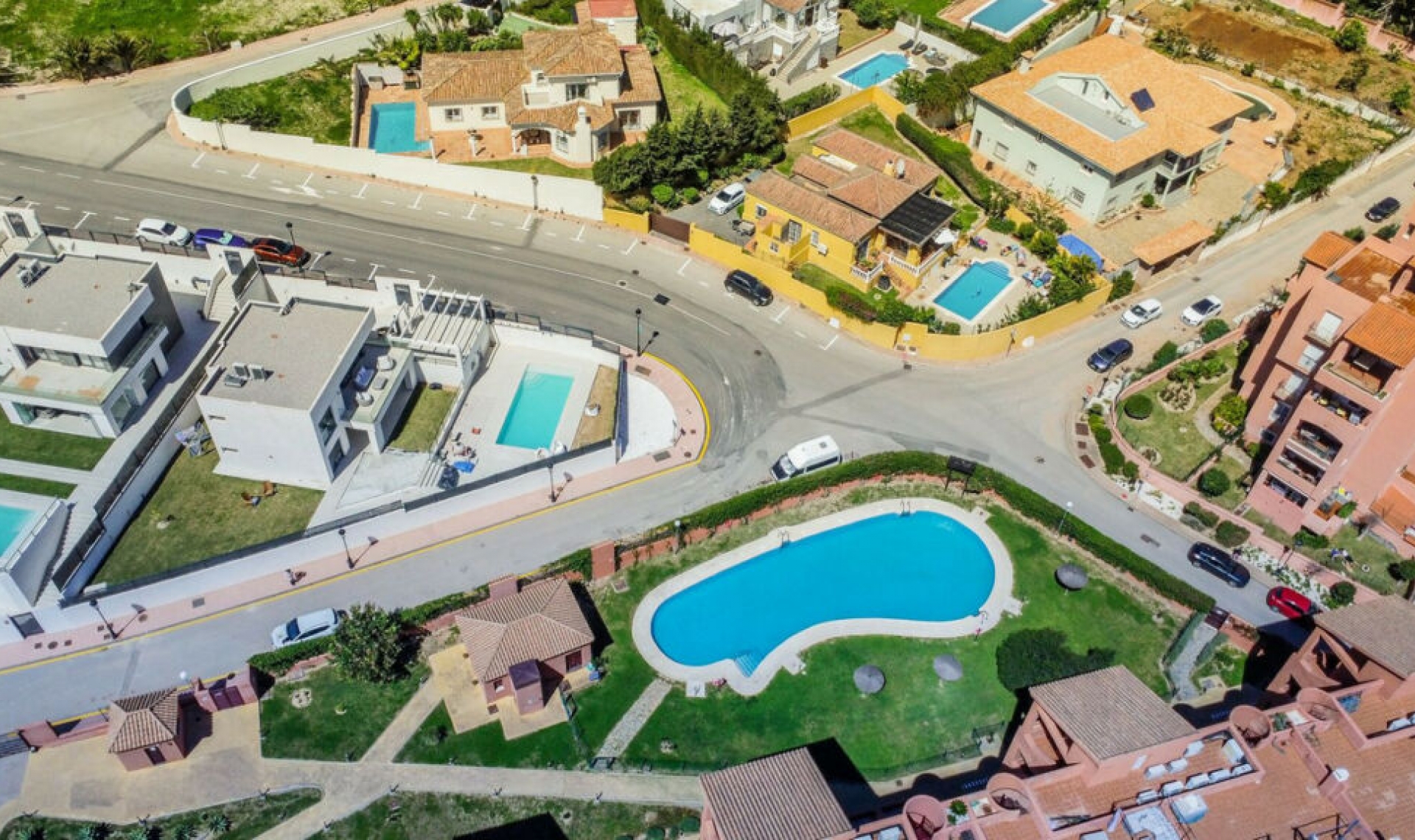 Resale - Apartment -
La Duquesa