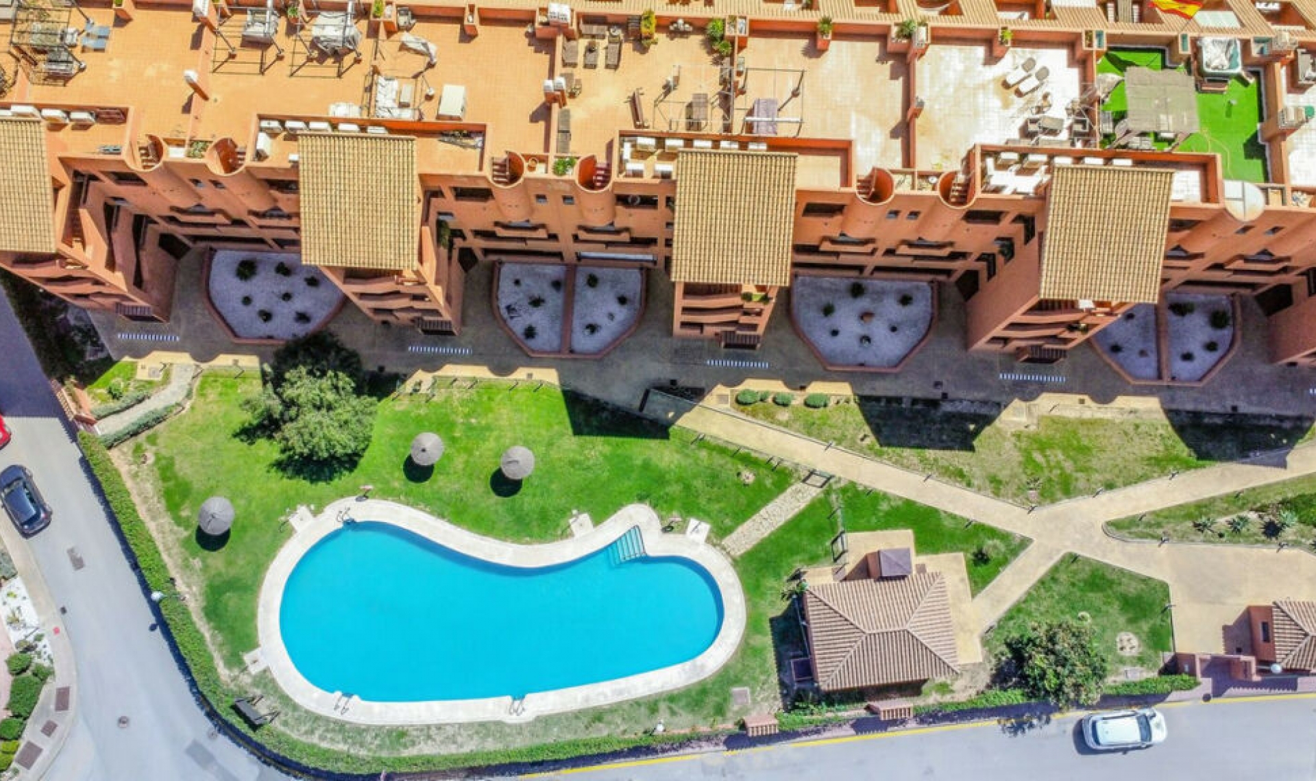 Resale - Apartment -
La Duquesa