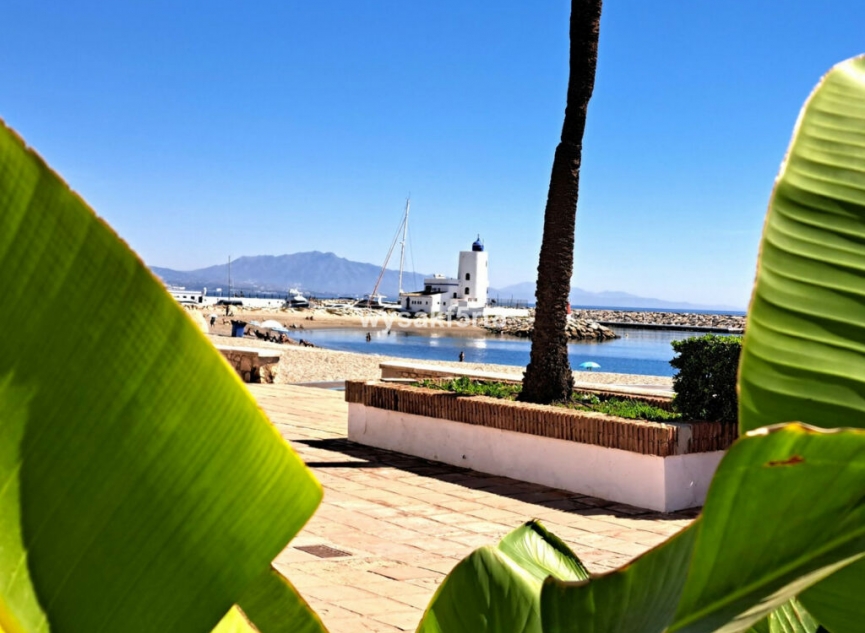 Resale - Apartment -
La Duquesa