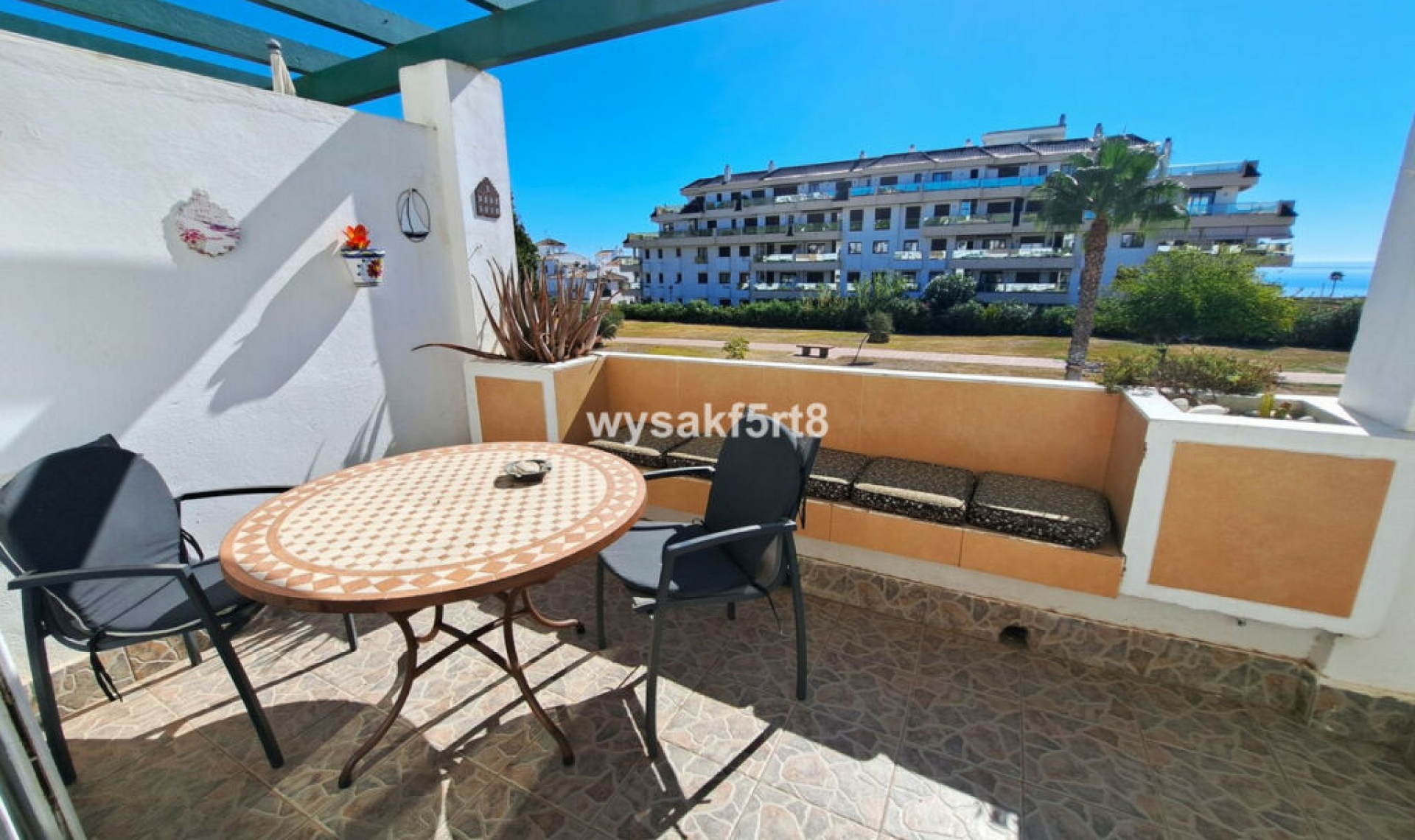 Resale - Apartment -
La Duquesa