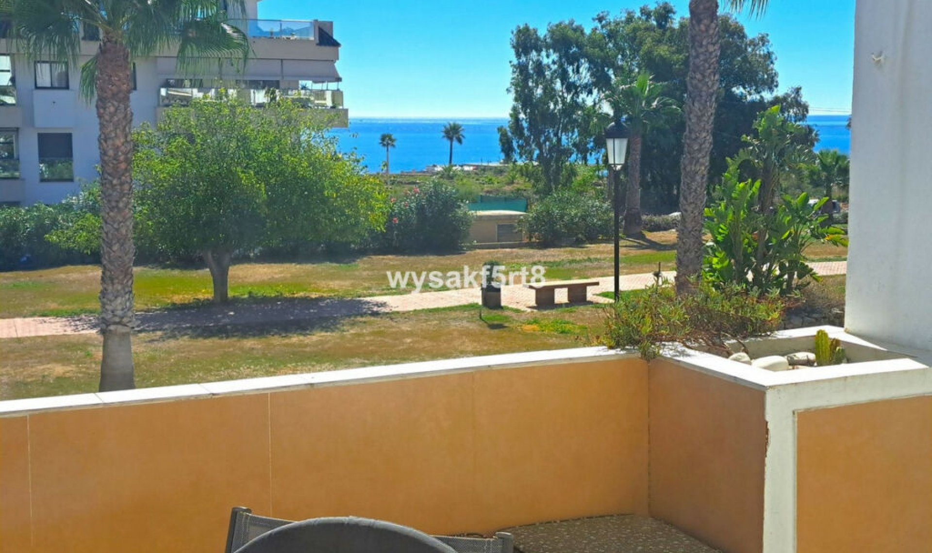 Resale - Apartment -
La Duquesa