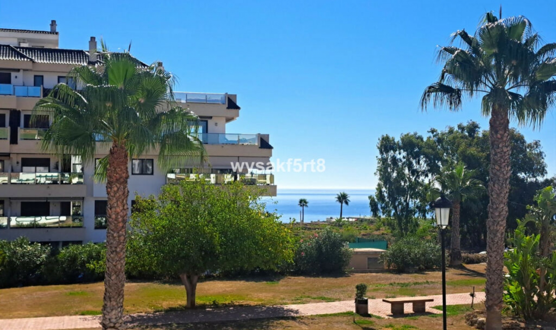 Resale - Apartment -
La Duquesa