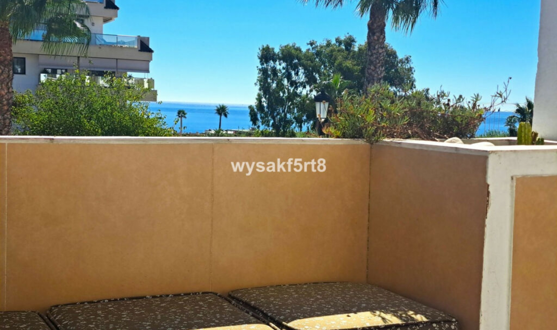 Resale - Apartment -
La Duquesa