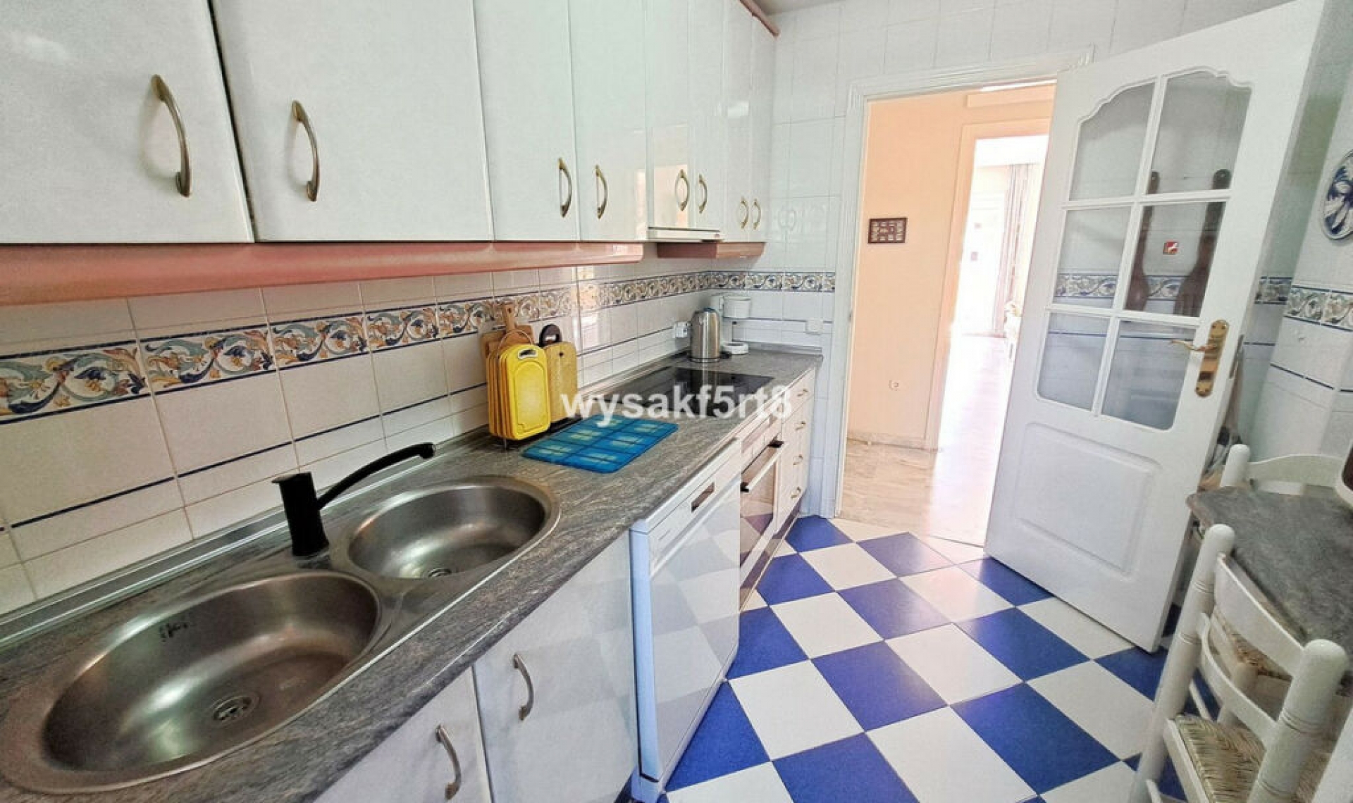 Resale - Apartment -
La Duquesa