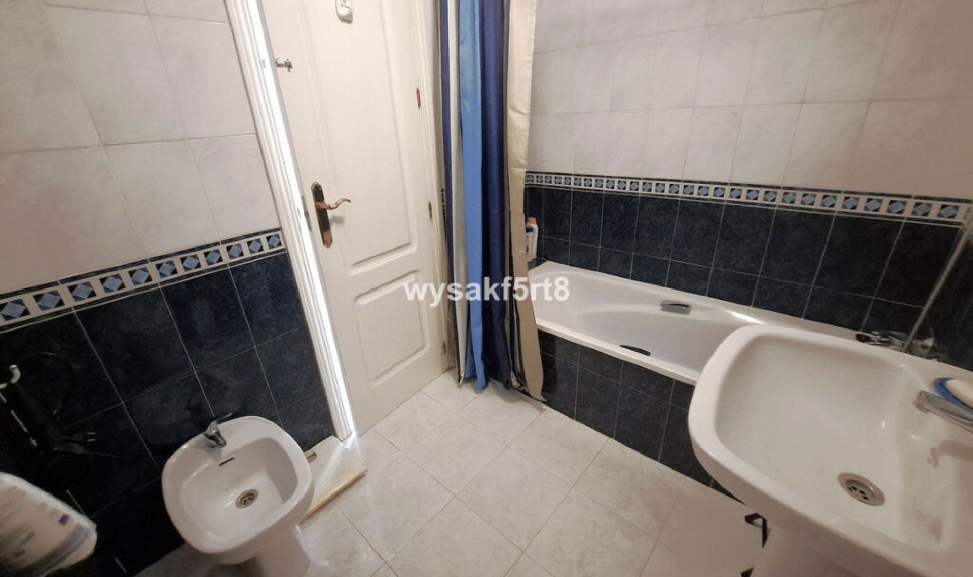 Resale - Apartment -
La Duquesa