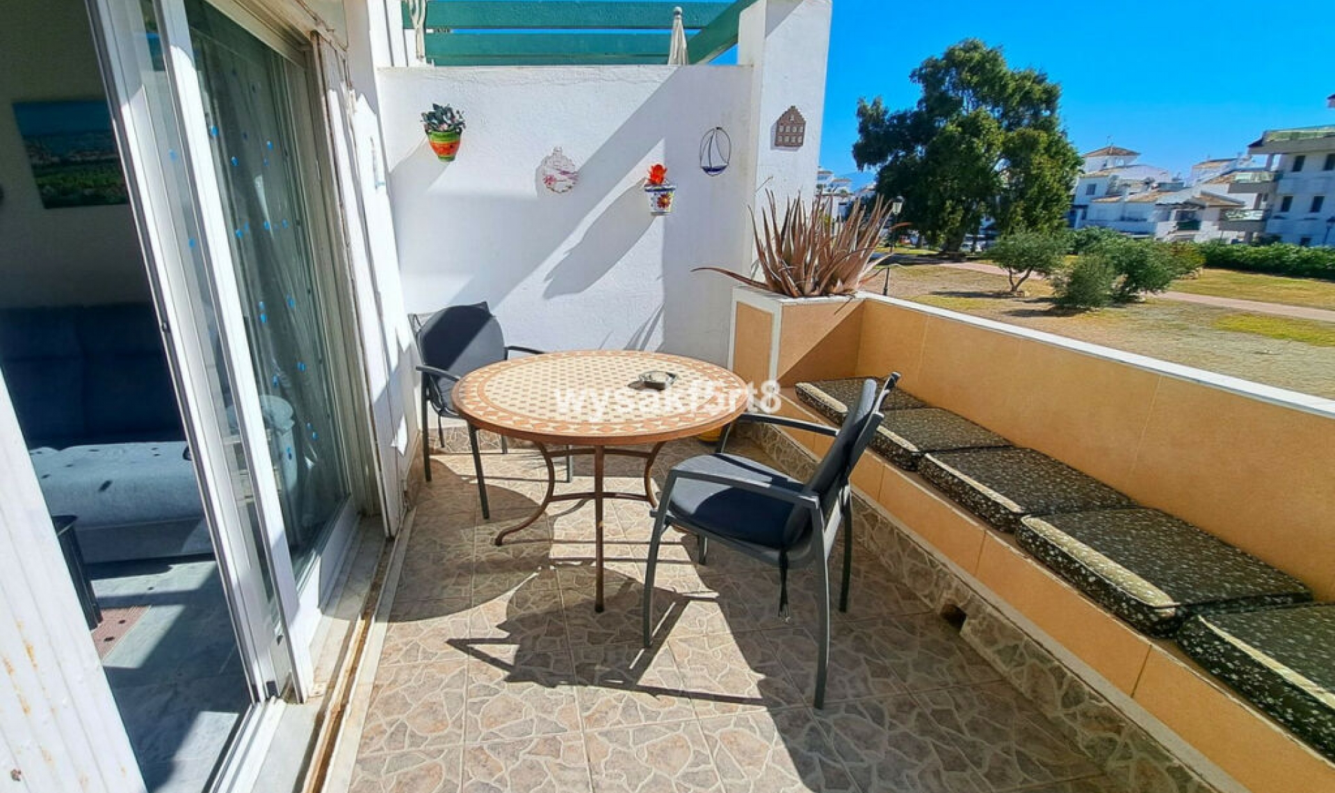 Resale - Apartment -
La Duquesa
