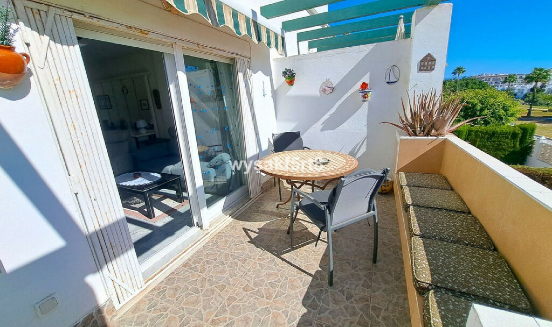 Resale - Apartment -
La Duquesa