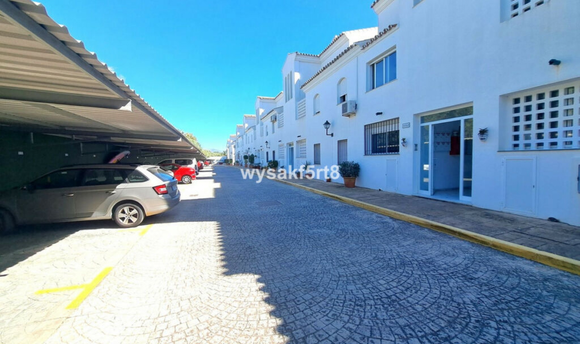 Resale - Apartment -
La Duquesa