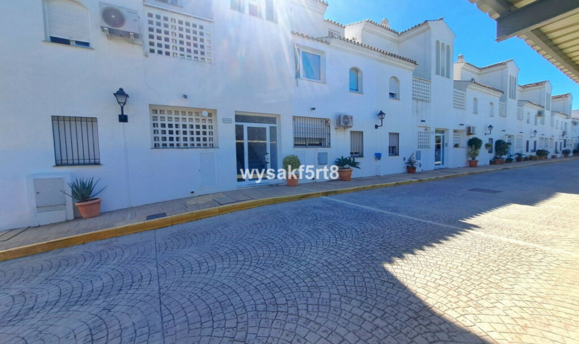Resale - Apartment -
La Duquesa