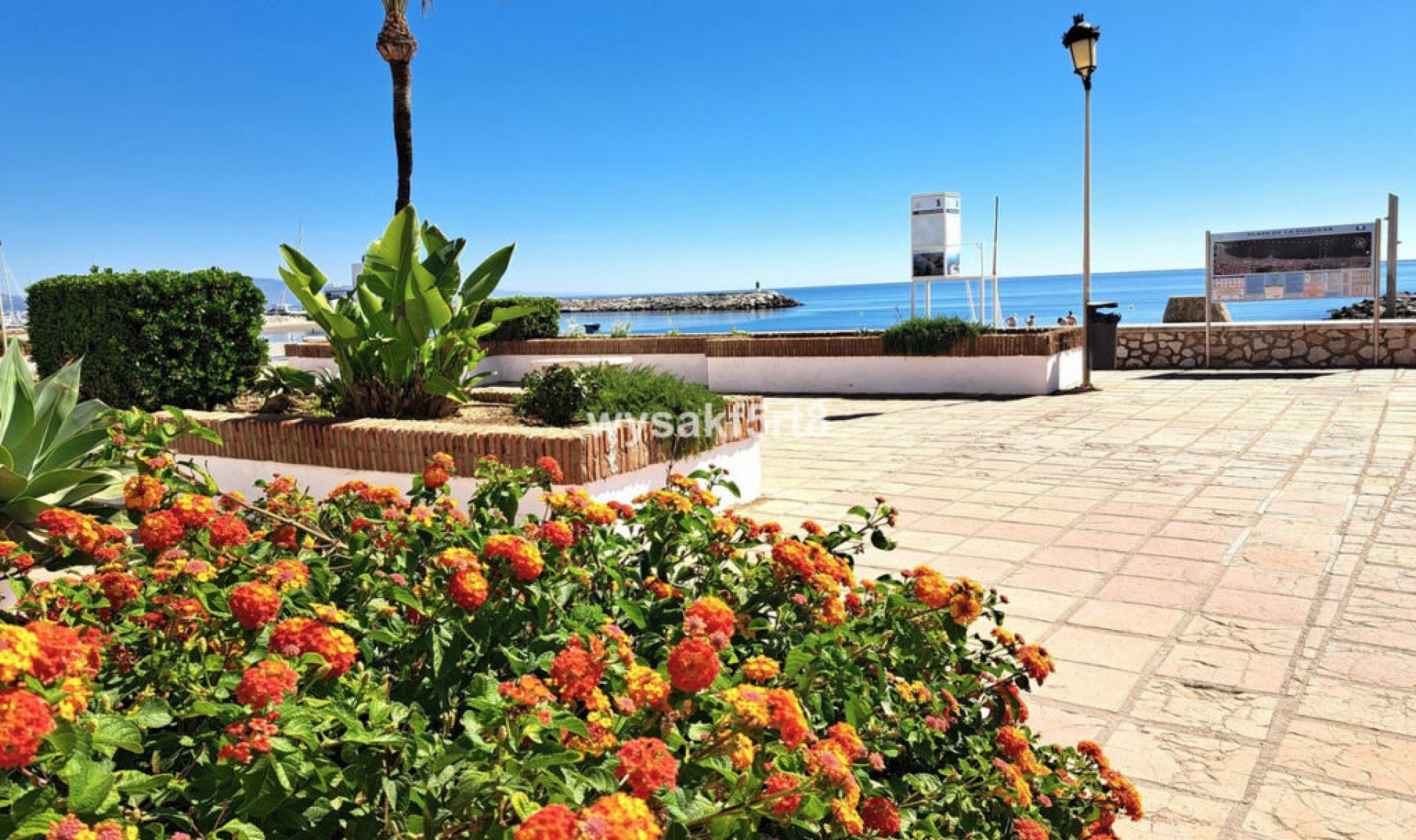 Resale - Apartment -
La Duquesa